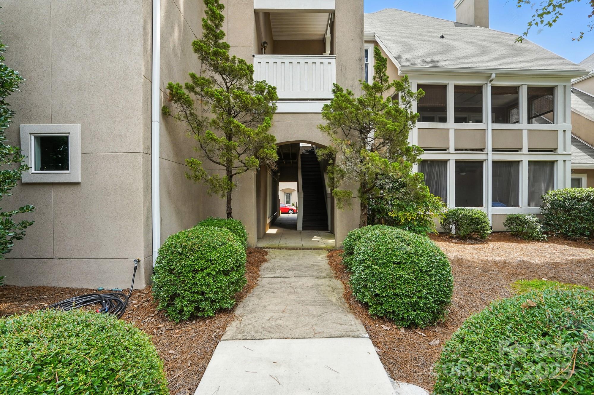 9225 Ravenwing Drive Property Photo 3