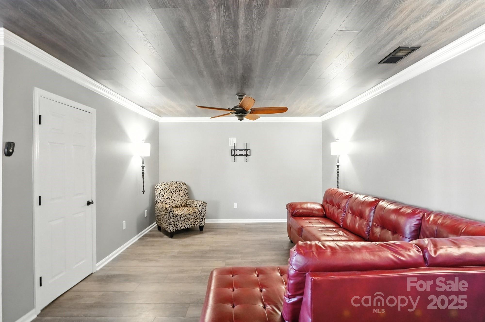 9225 Ravenwing Drive Property Photo 32