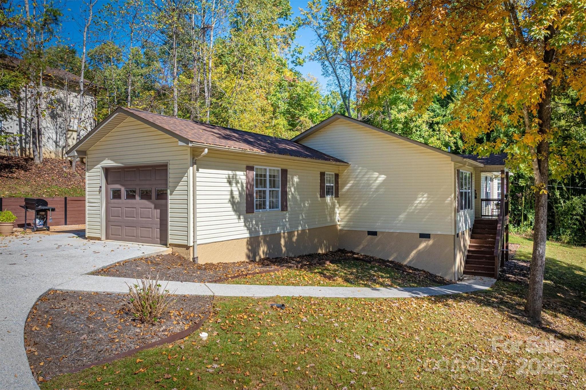 187 Yancey Road Property Photo 7