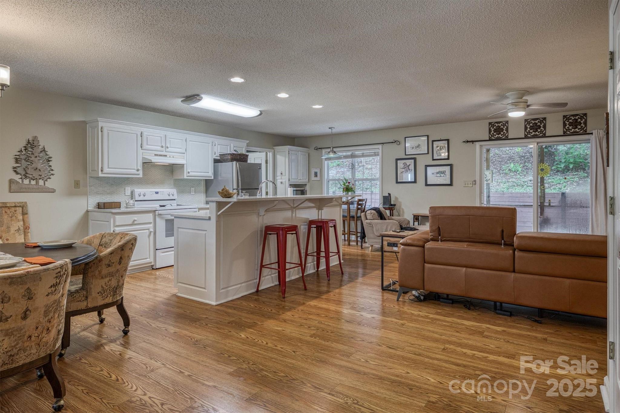 187 Yancey Road Property Photo 14