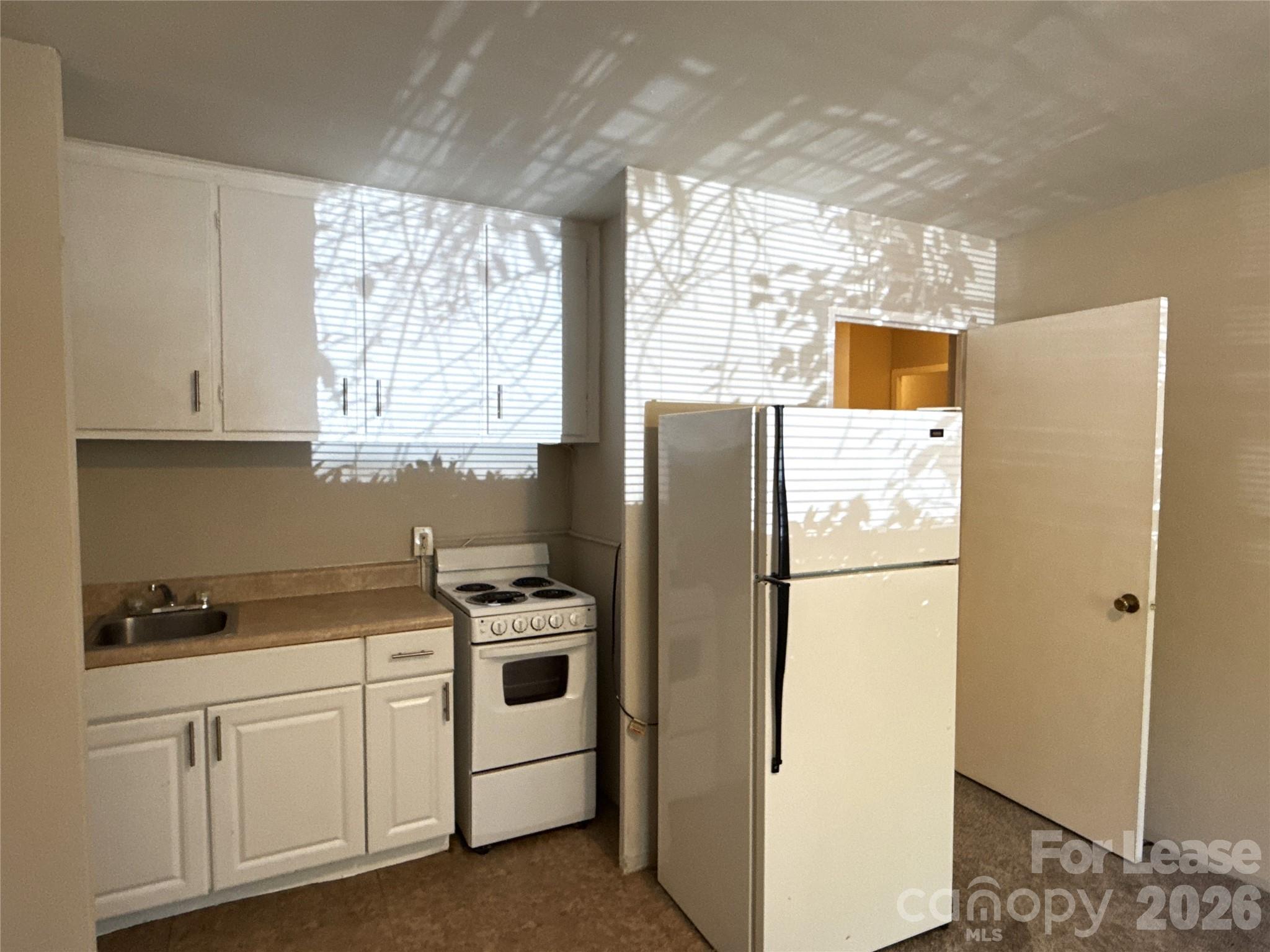 2126 E 7th Street 107 Property Photo 4