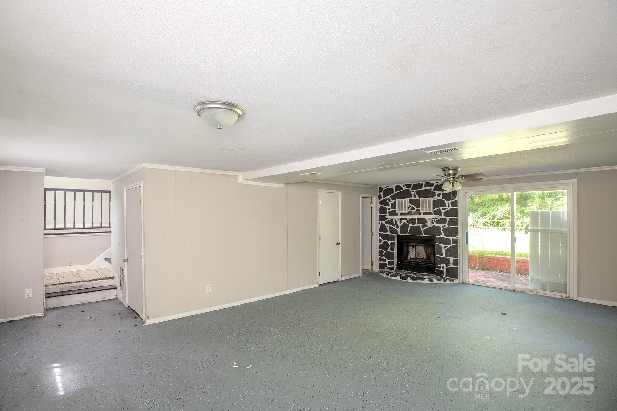 129 Woodland Drive Property Photo 6