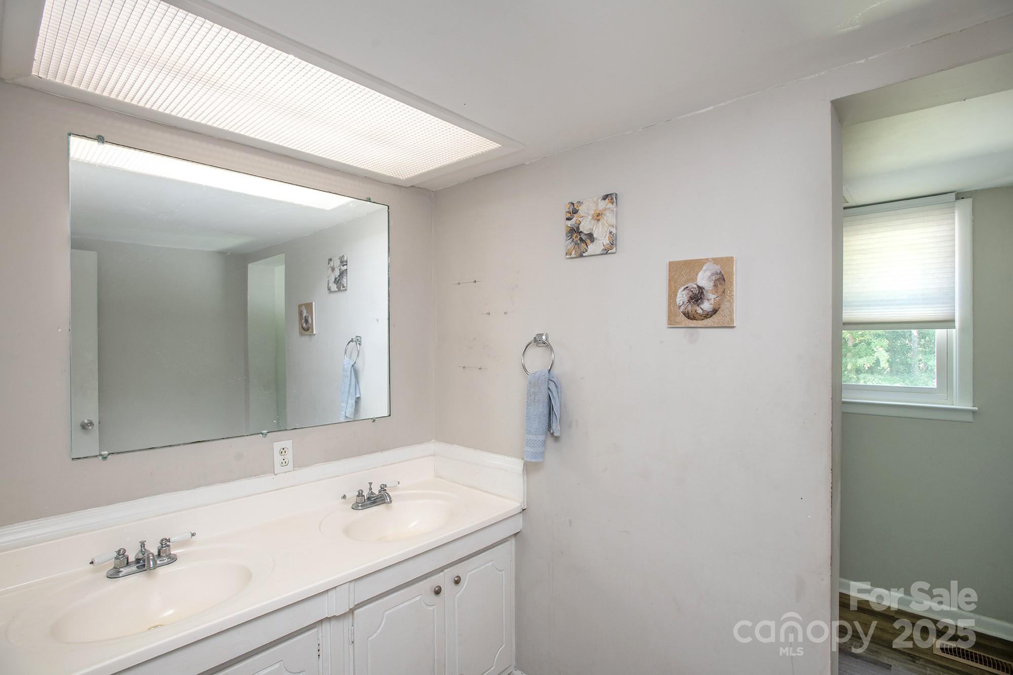 129 Woodland Drive Property Photo 9