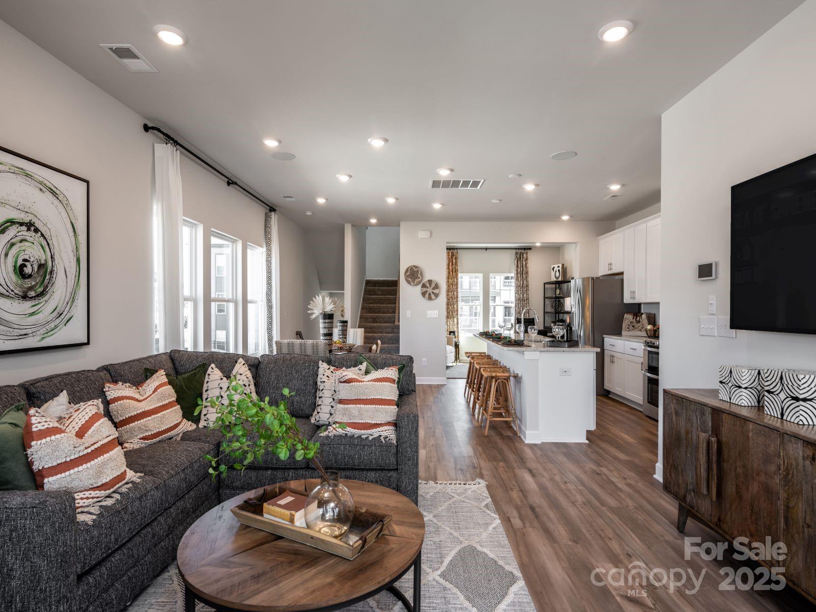 127 Kona Lane Property Photo 7