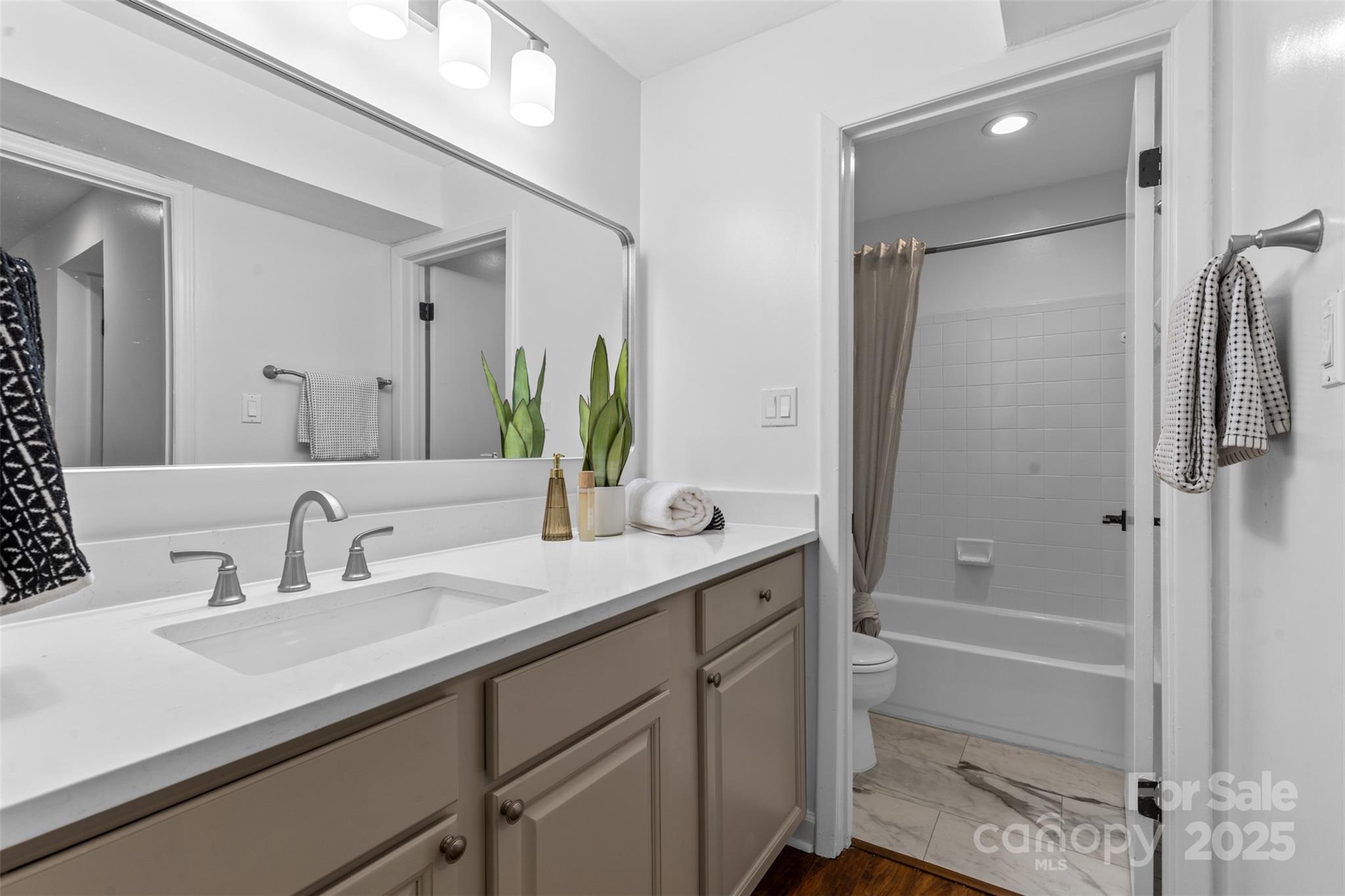 5016 Sardis Road G Property Photo 19