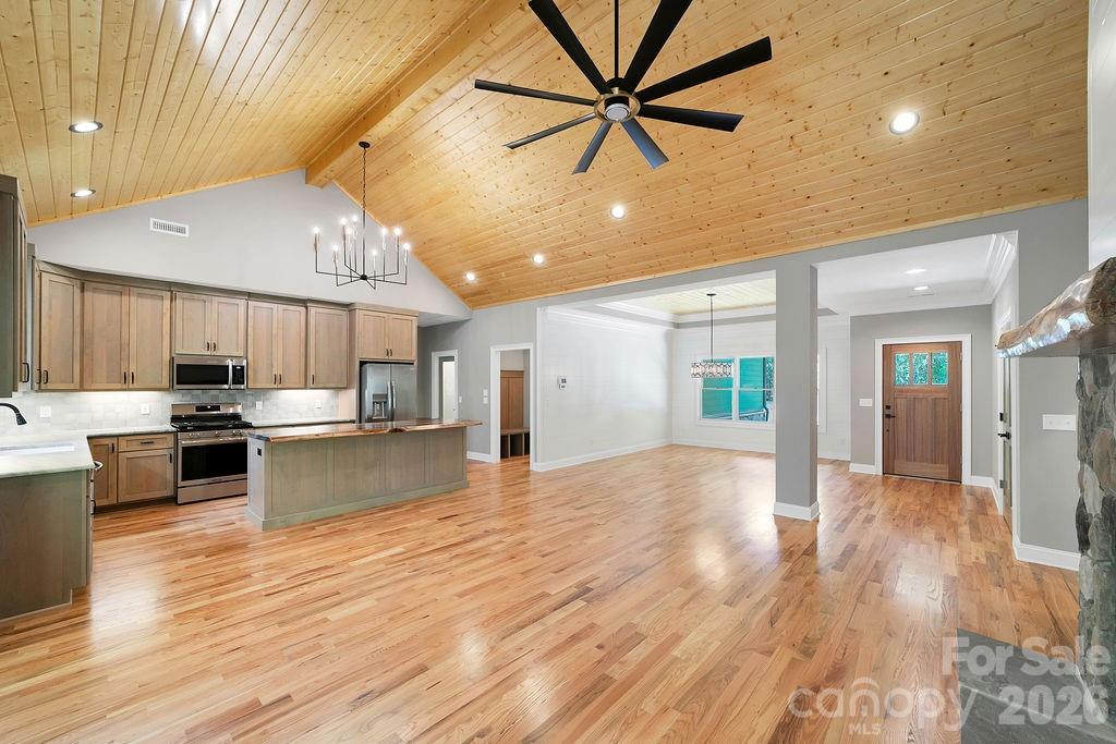 86 Isuhdavga Court Property Photo 6