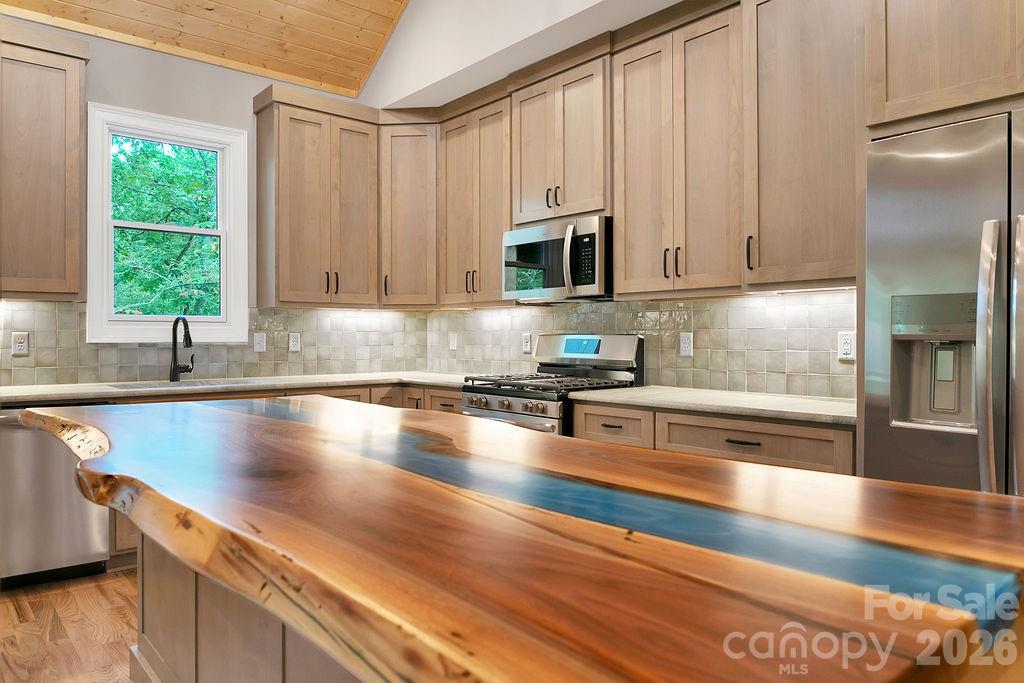86 Isuhdavga Court Property Photo 18