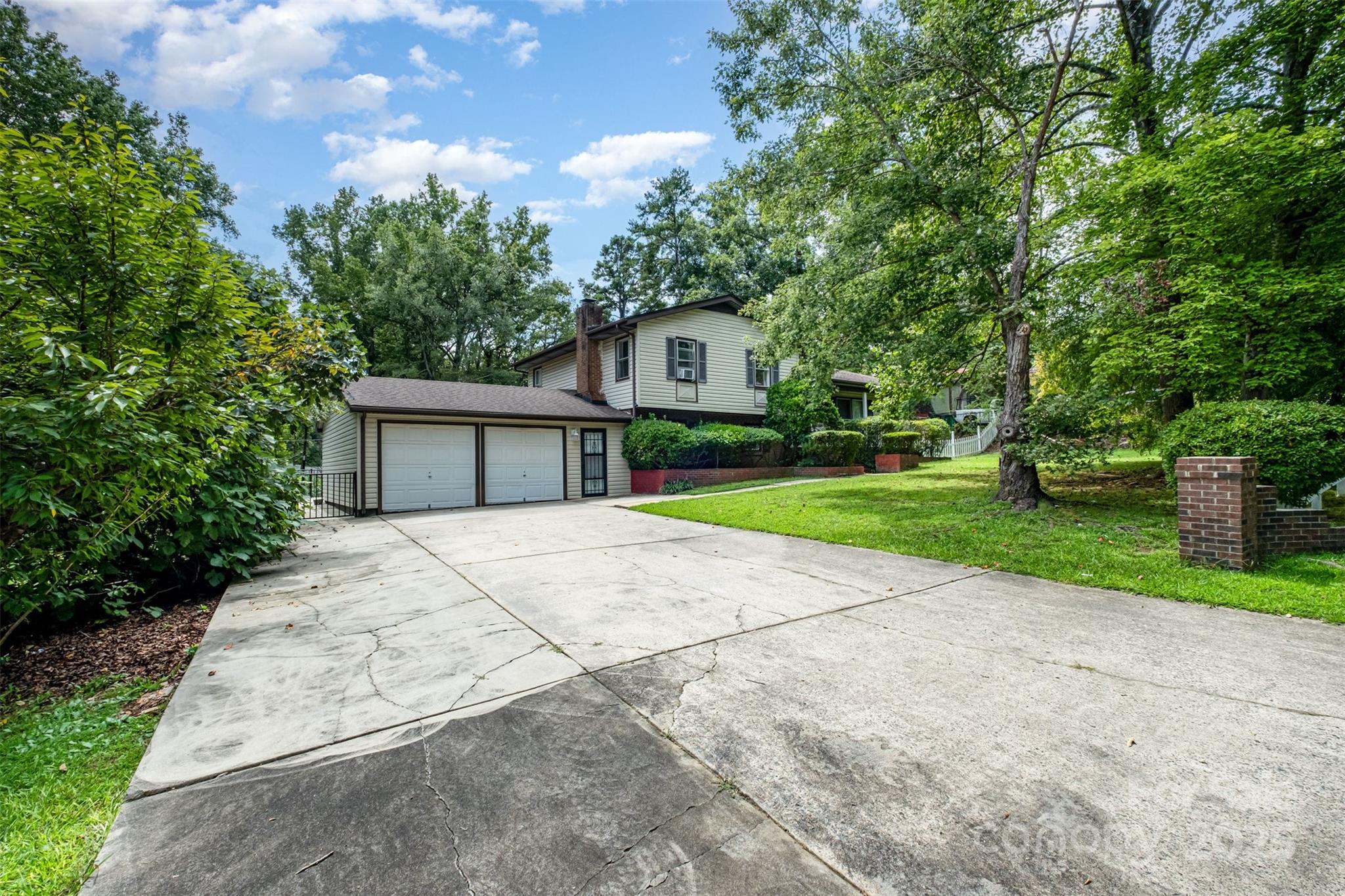 6827 David Avenue Property Photo 2