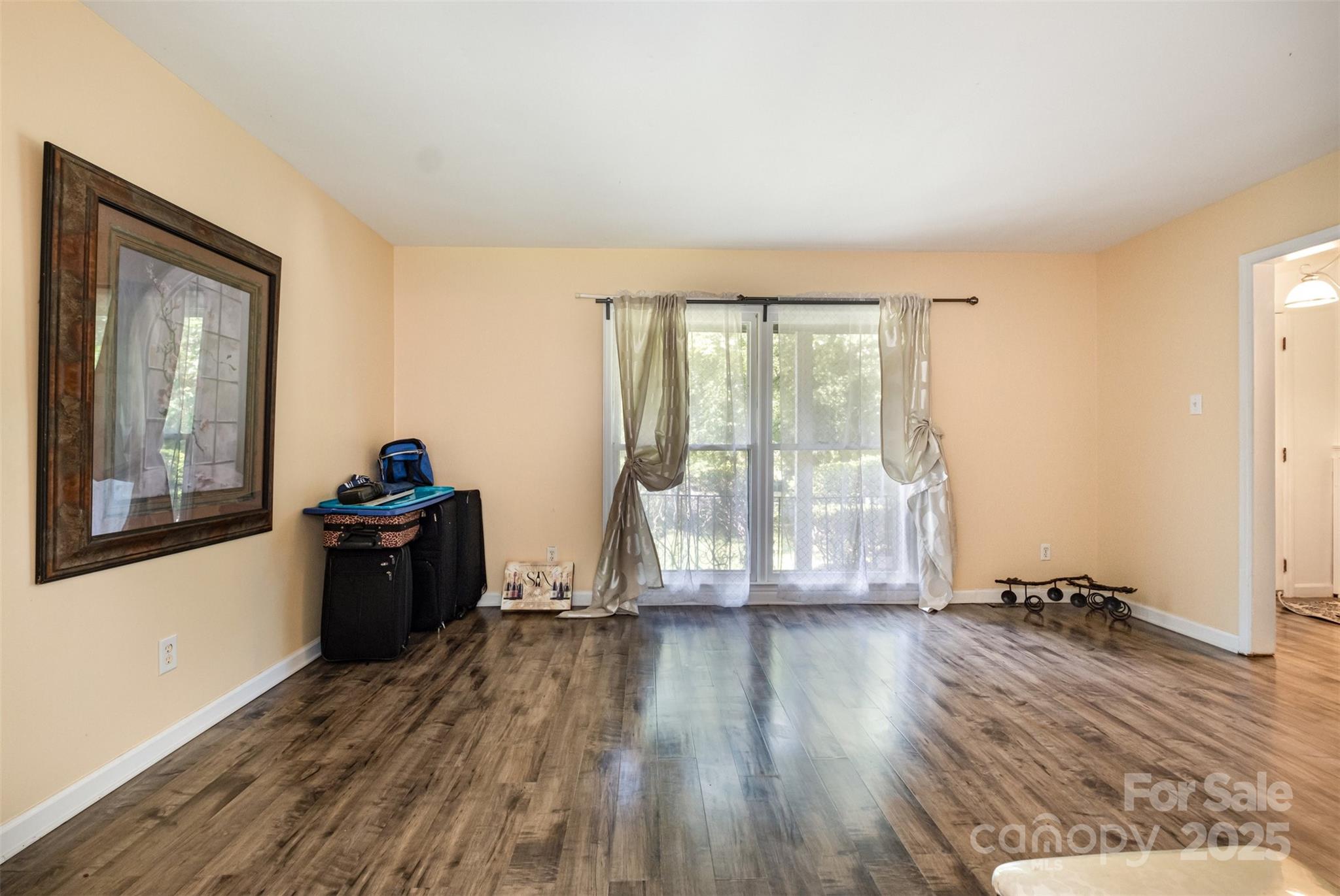 6827 David Avenue Property Photo 4