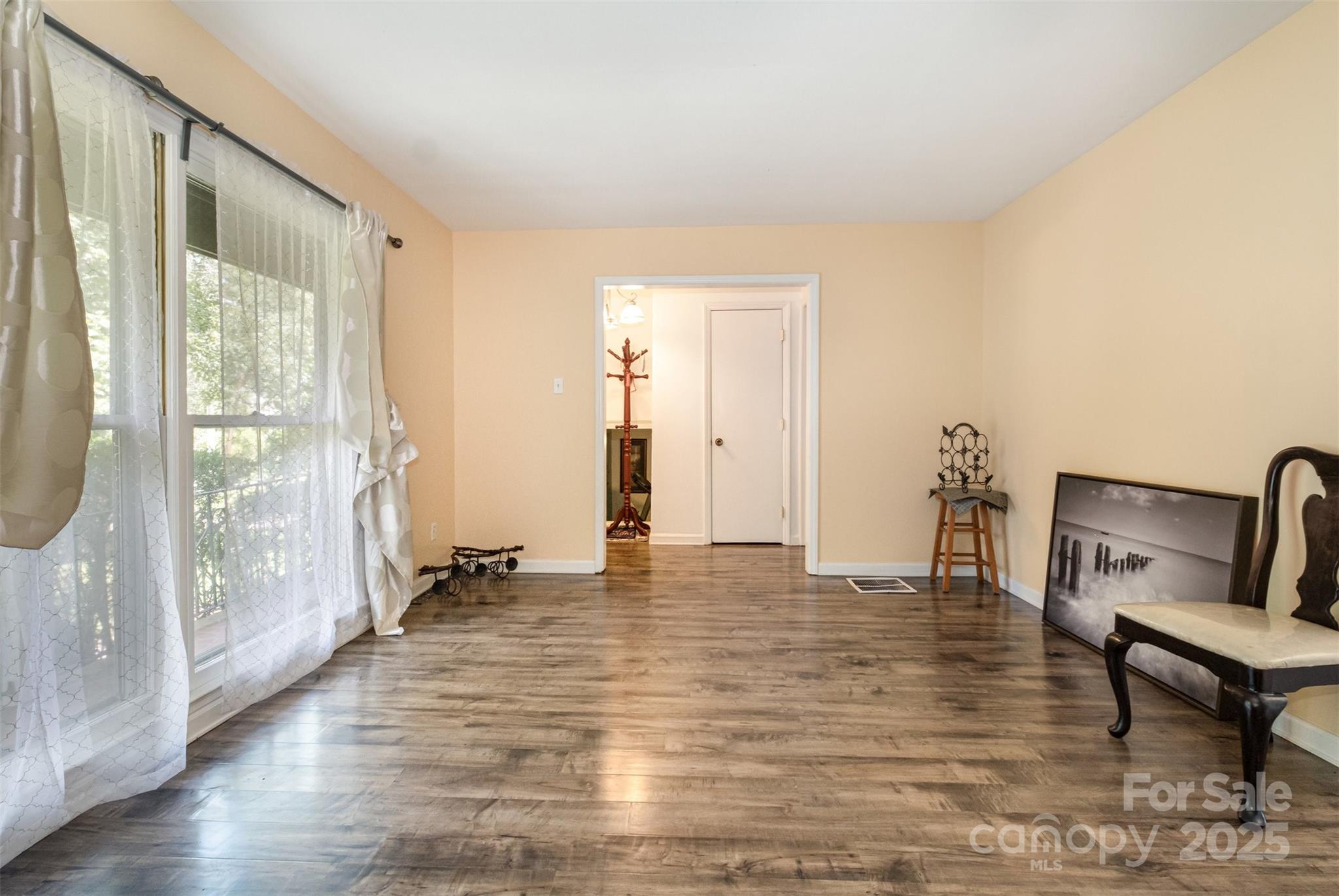 6827 David Avenue Property Photo 5