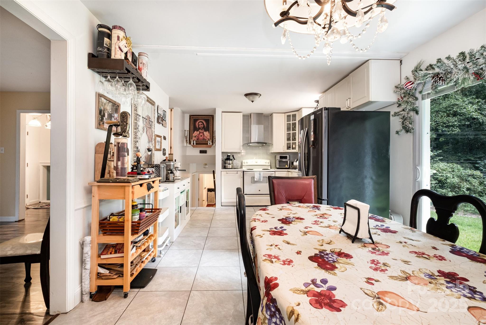 6827 David Avenue Property Photo 8