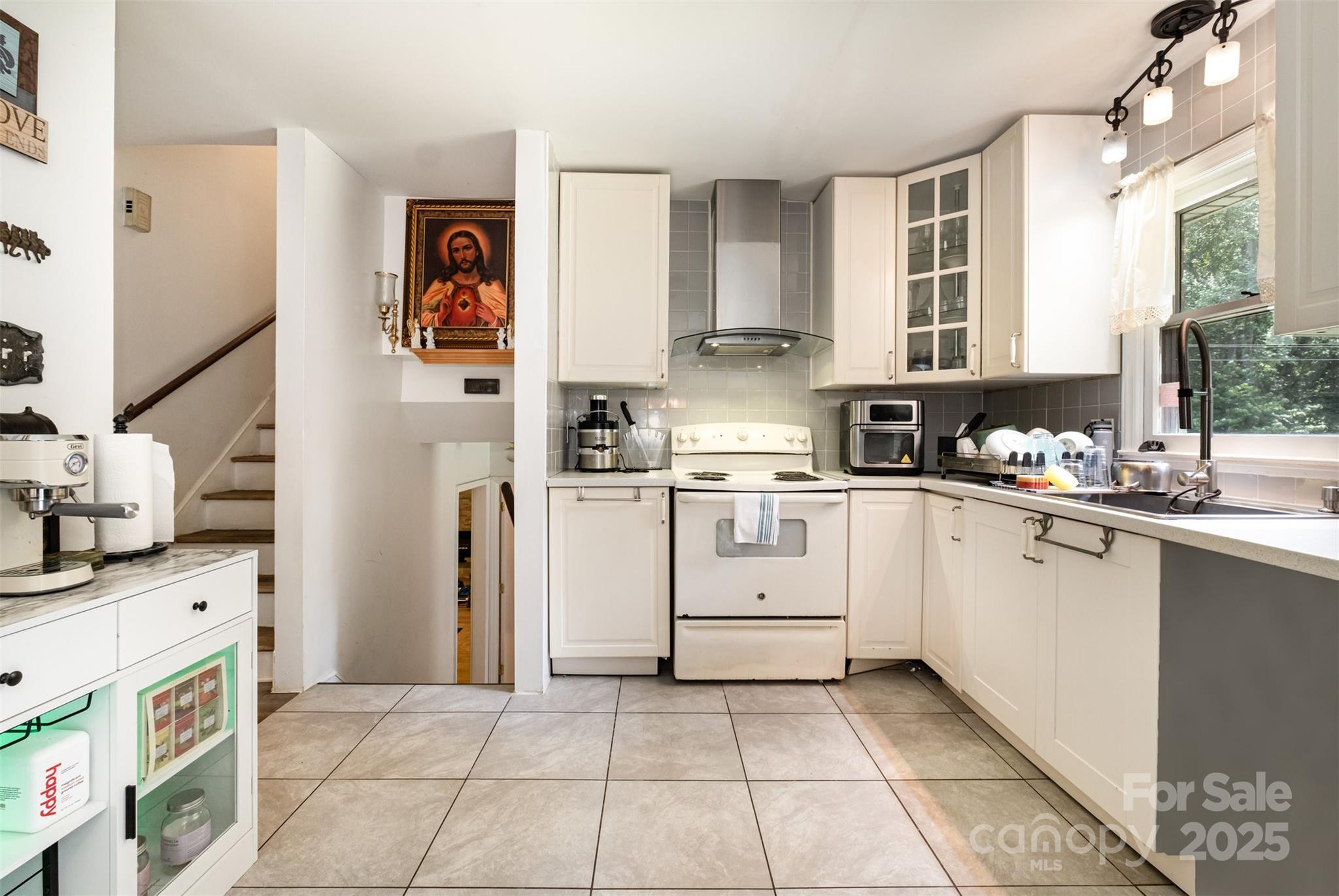 6827 David Avenue Property Photo 9