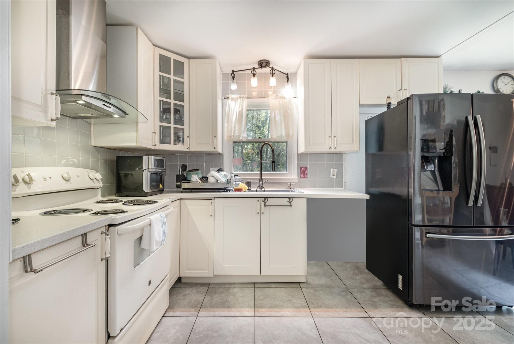 6827 David Avenue Property Photo 10