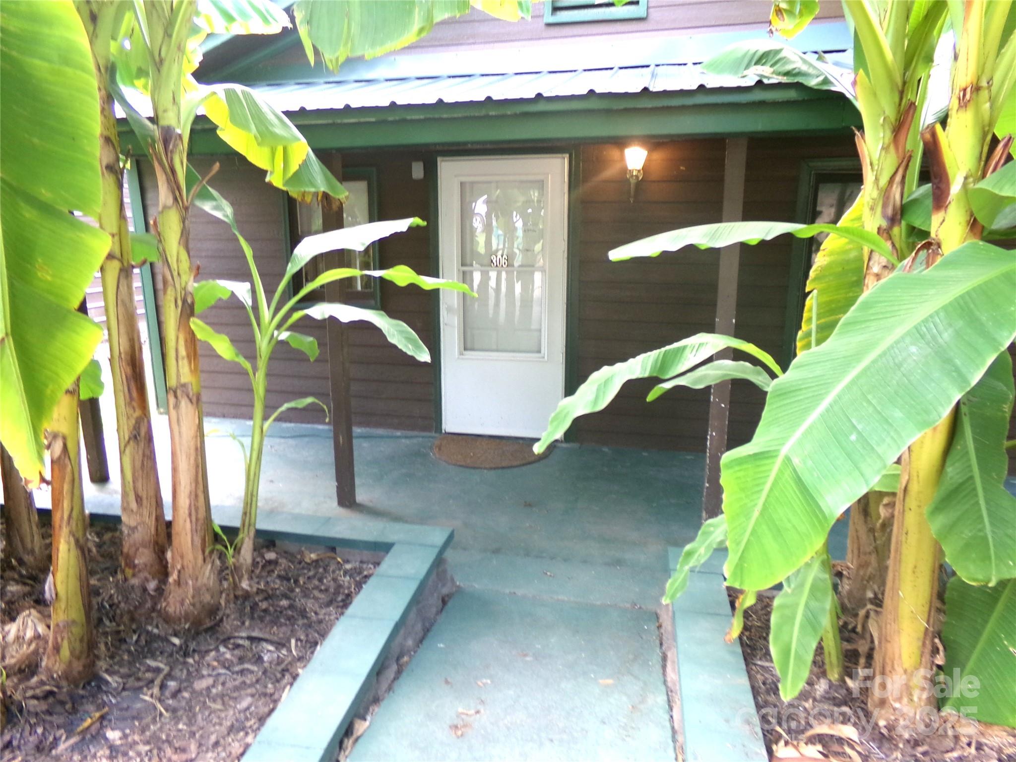 306 Dunlap Street Property Photo 2