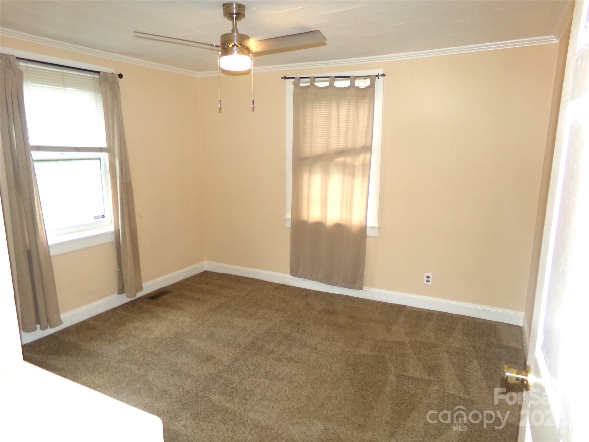 306 Dunlap Street Property Photo 14