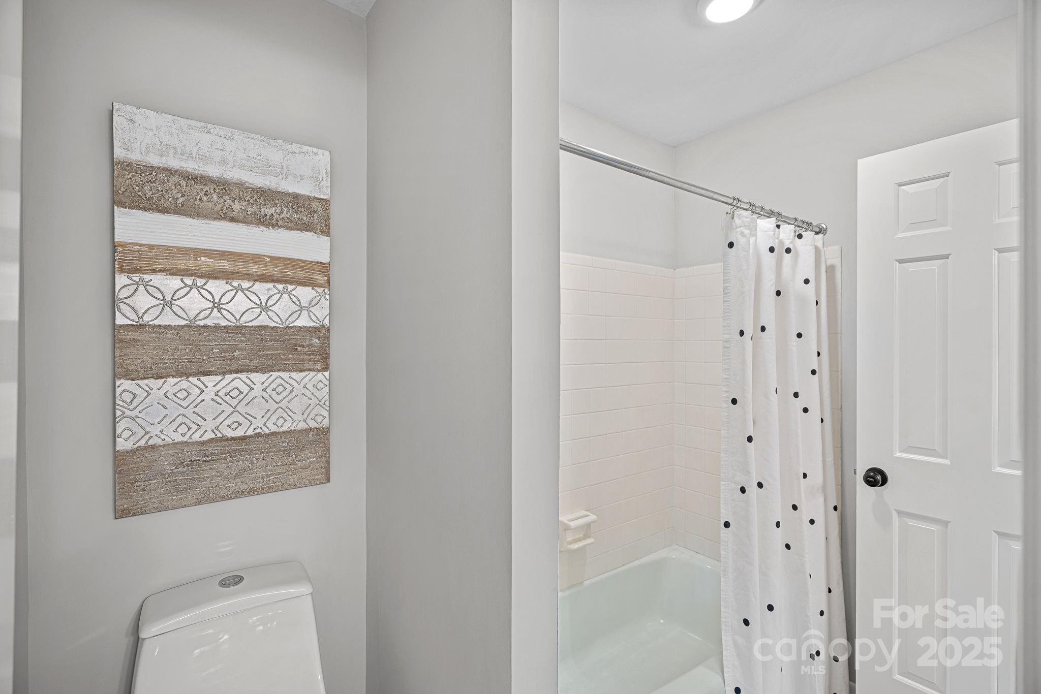 8414 Knights Bridge Road Property Photo 14