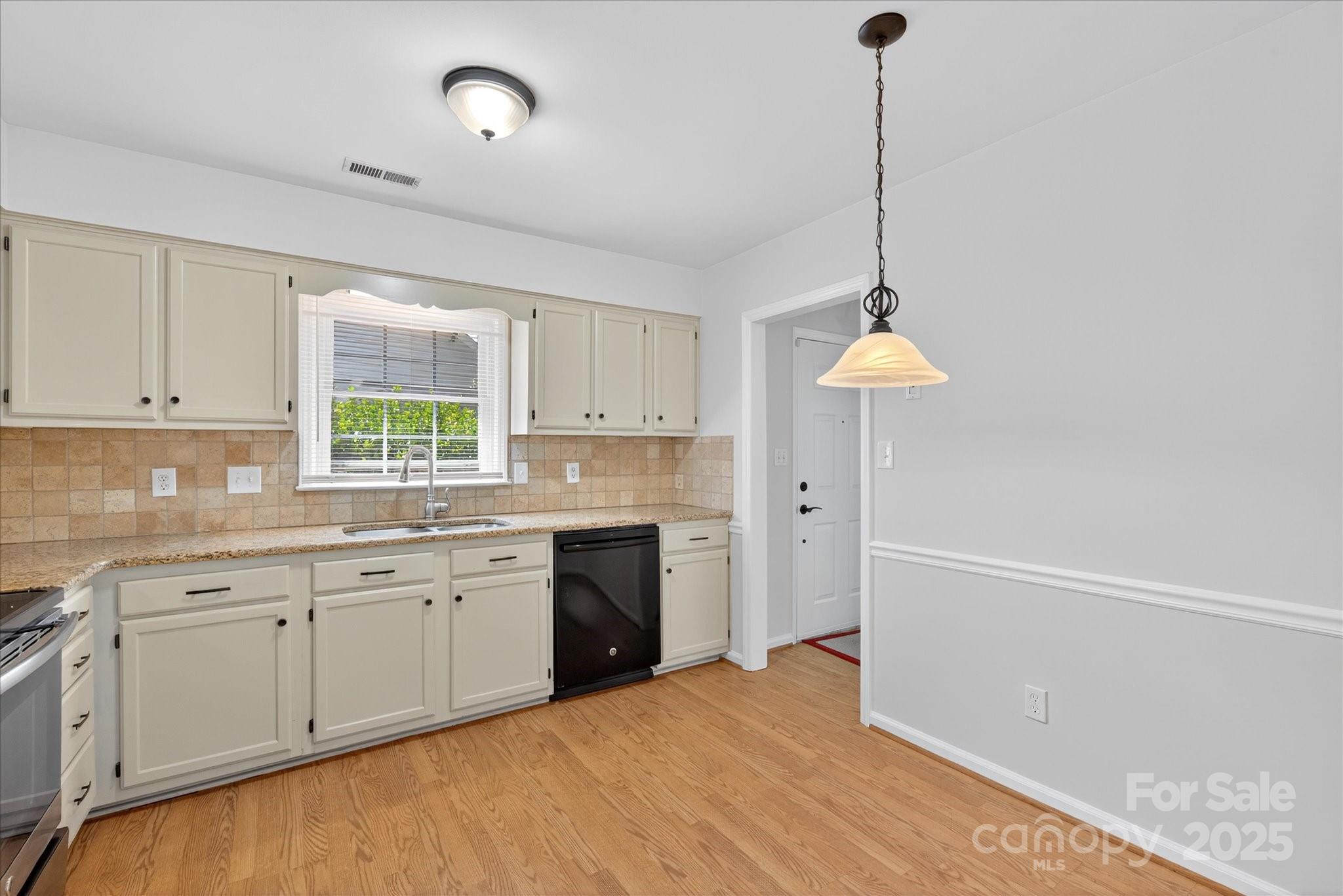 10935 Winterbourne Court Property Photo 10