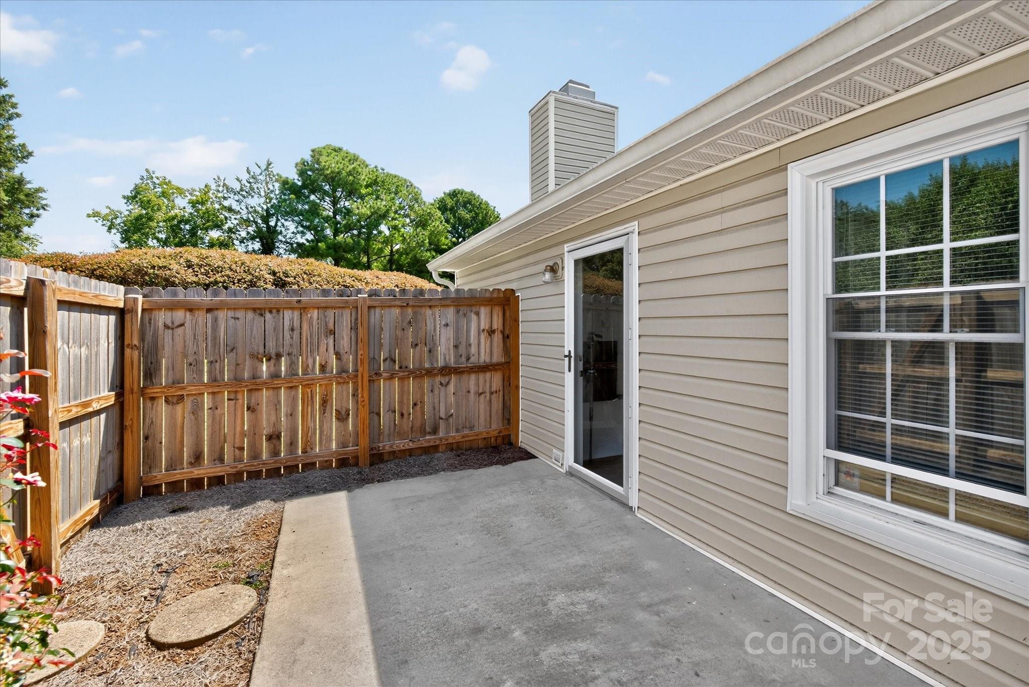 10935 Winterbourne Court Property Photo 32