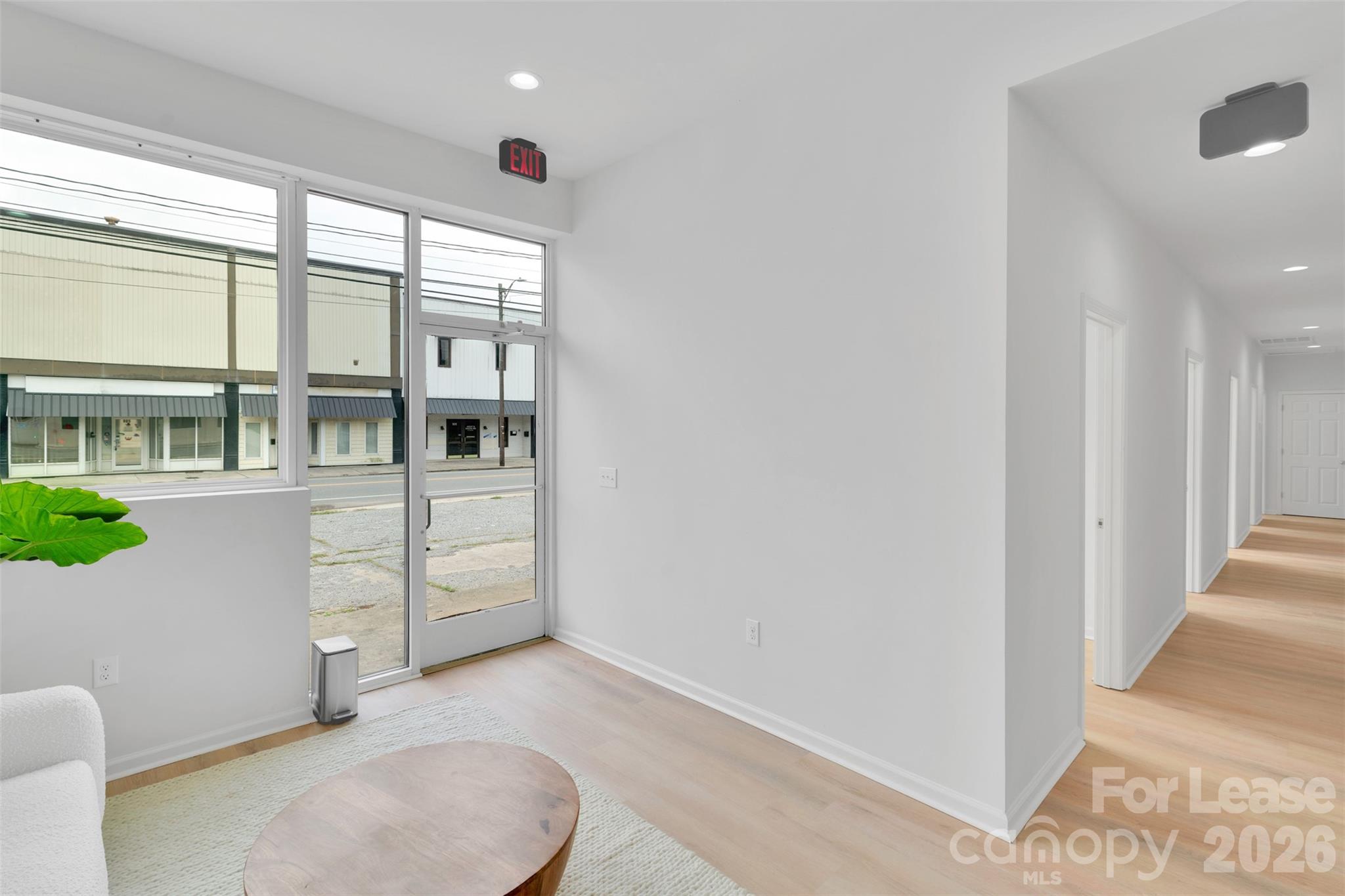 902 S Main Street Property Photo 2