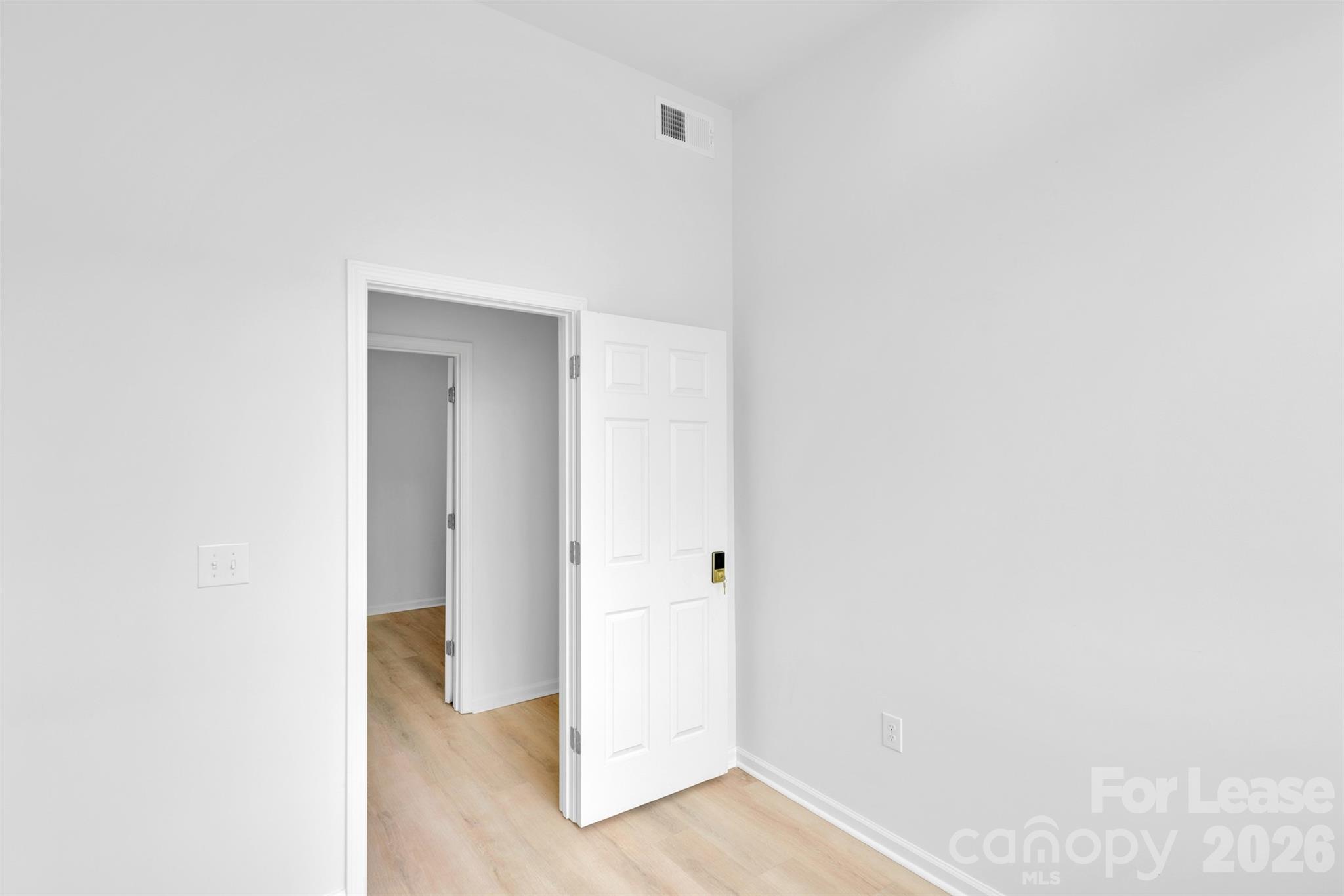 902 S Main Street Property Photo 10