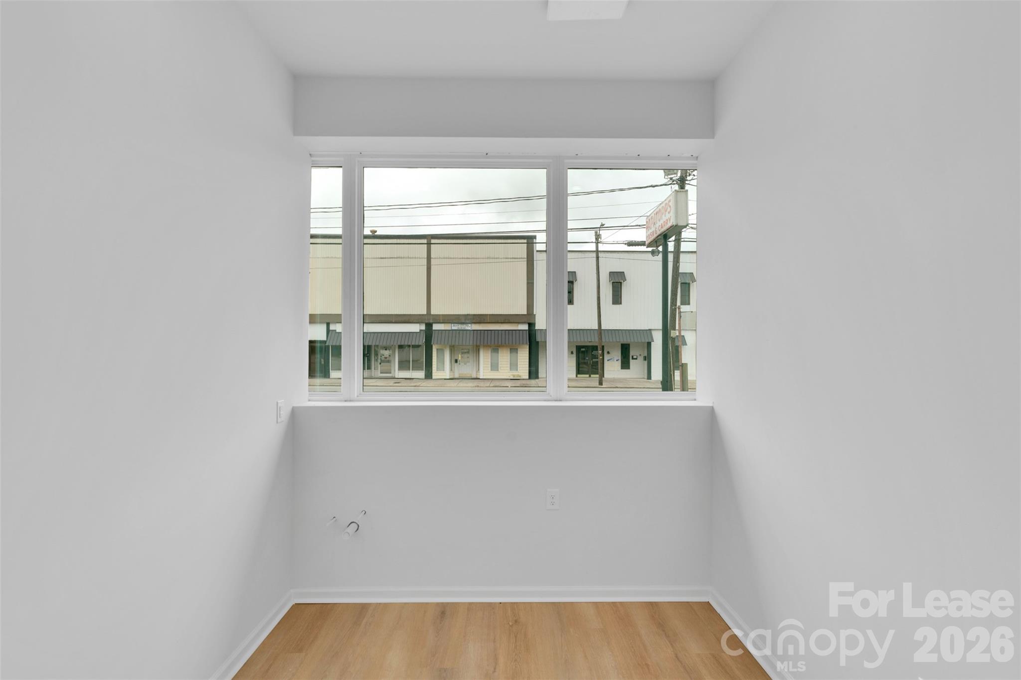 902 S Main Street Property Photo 11