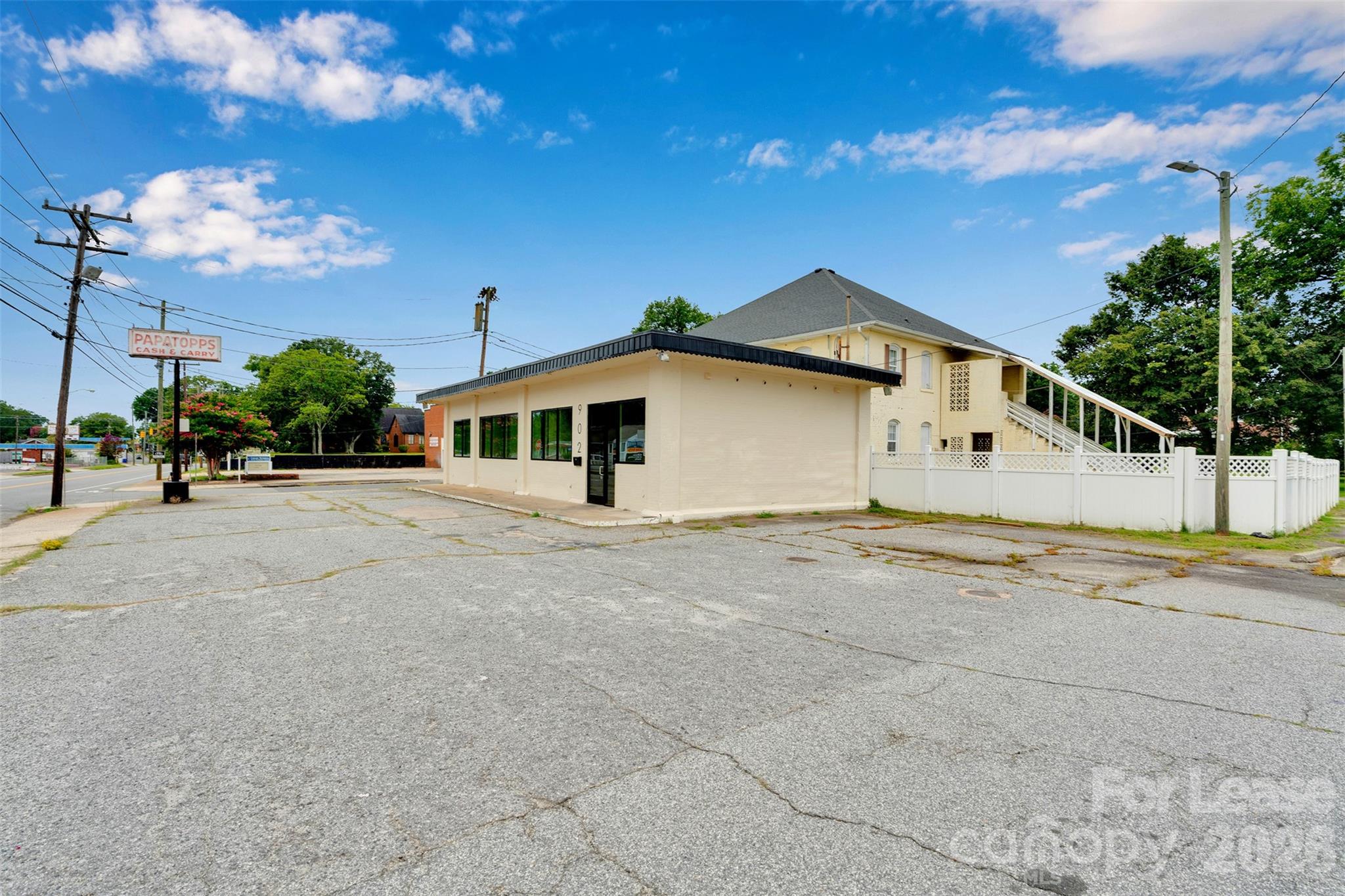 902 S Main Street Property Photo 26