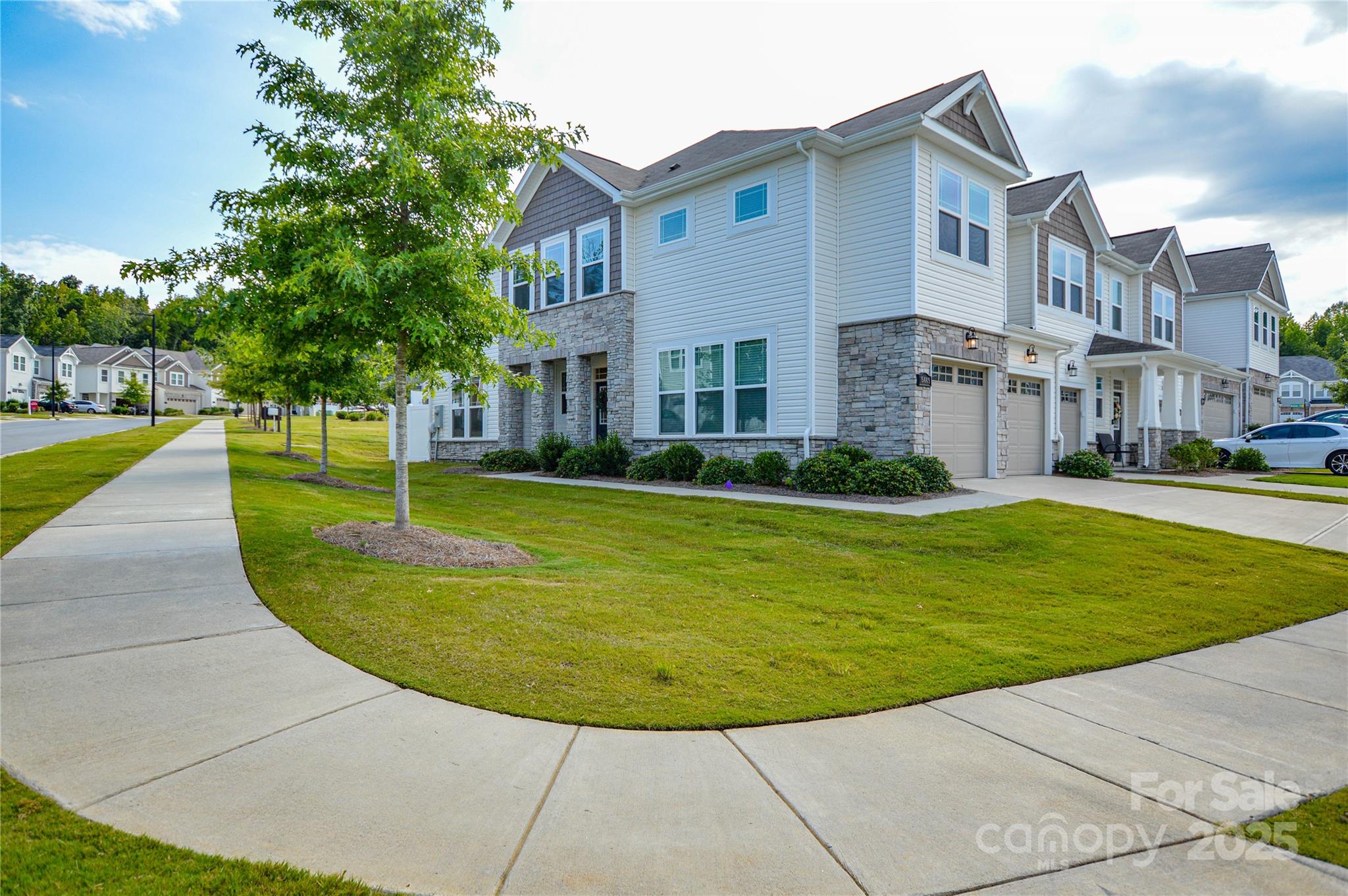 15609 Little Bluestem Street Property Photo 1