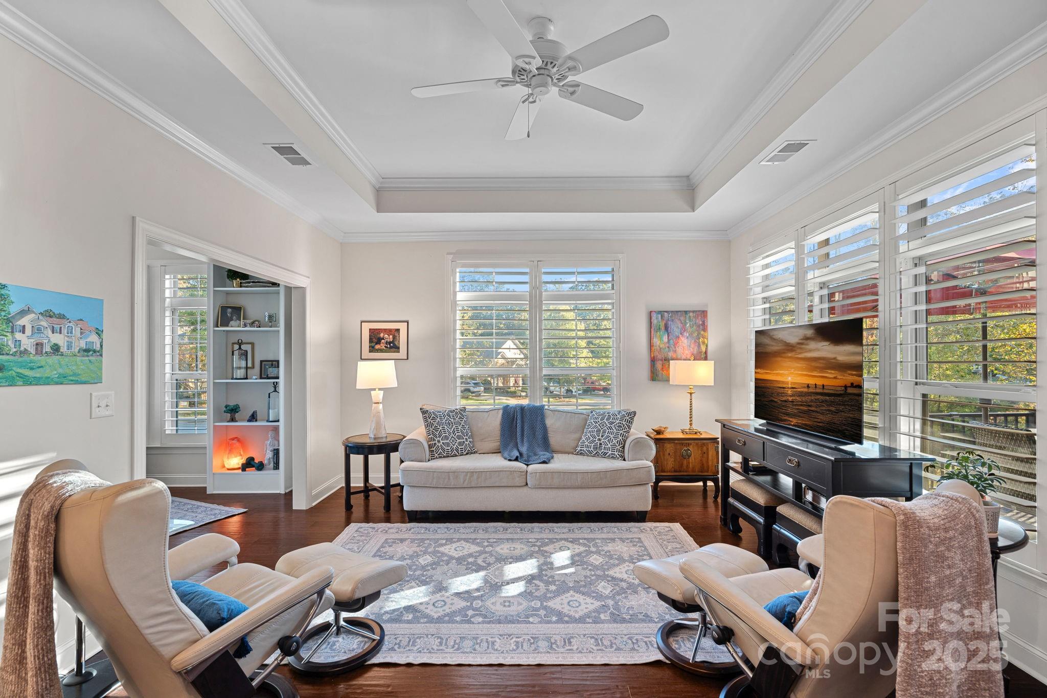 8032 Parknoll Drive Property Photo 5