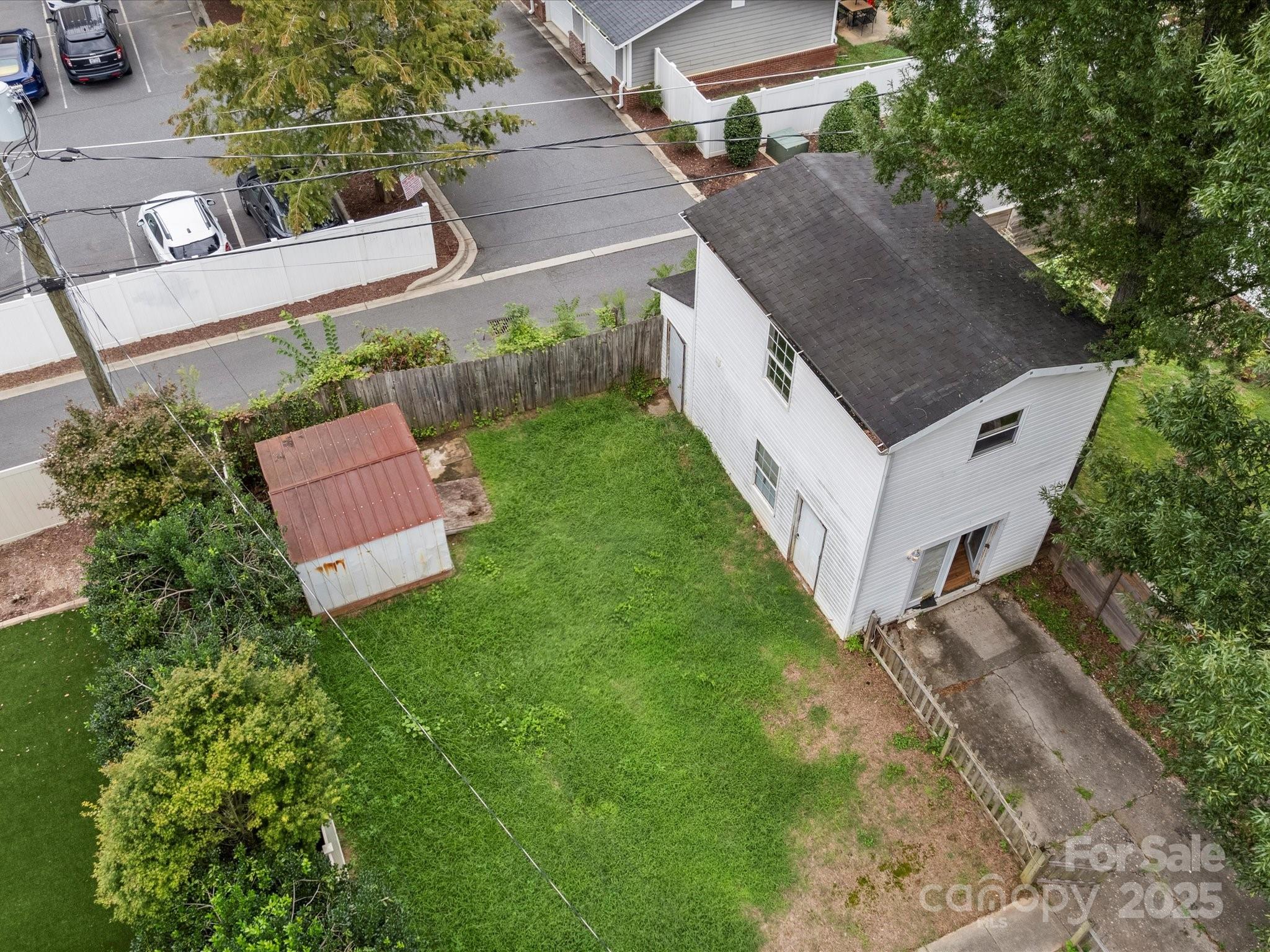 2629 Commonwealth Avenue Property Photo 4