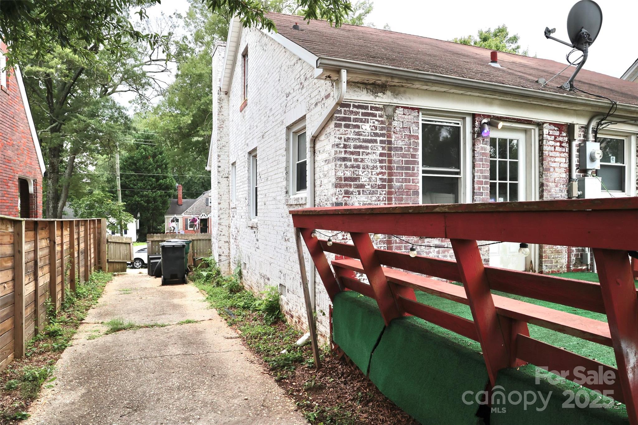 2629 Commonwealth Avenue Property Photo 9