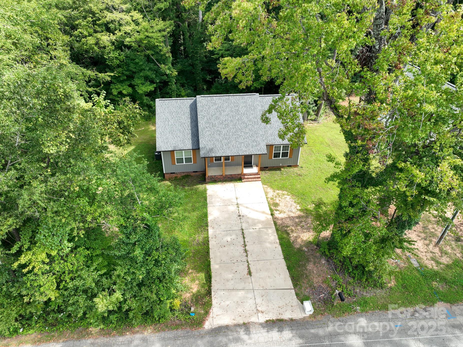 321 E Torbush Drive Property Photo 8