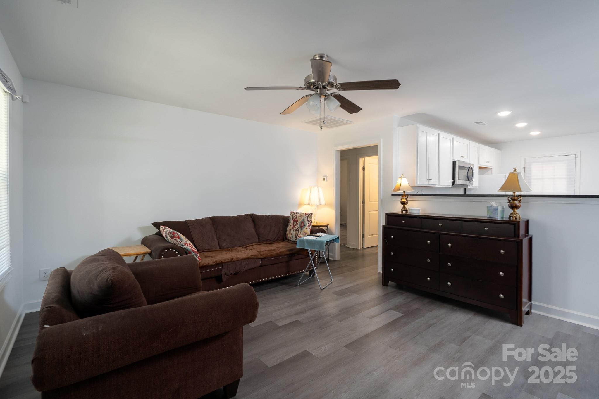 321 E Torbush Drive Property Photo 13