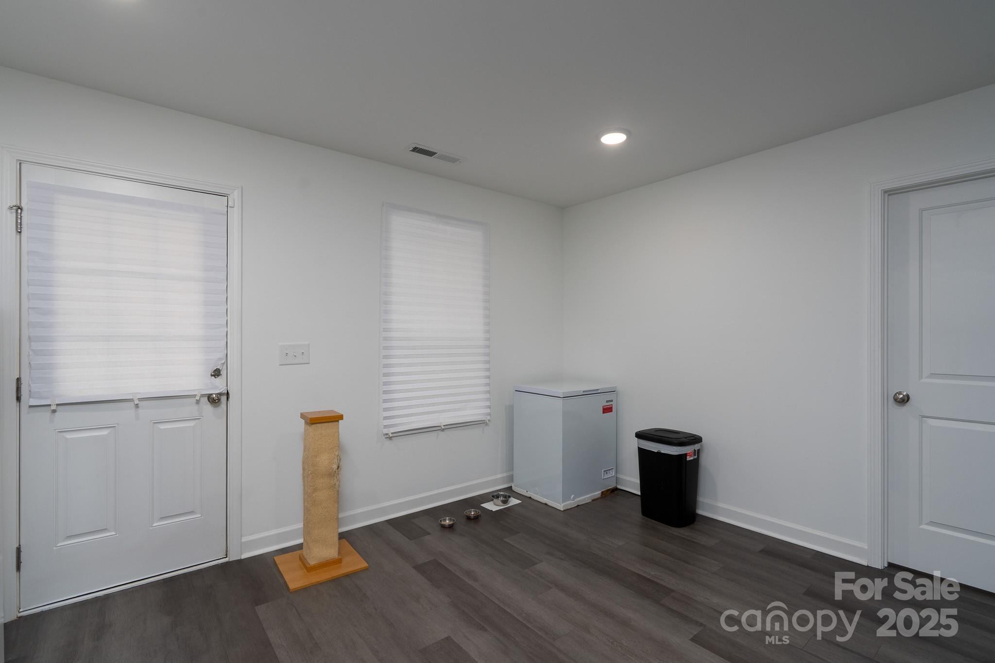 321 E Torbush Drive Property Photo 23