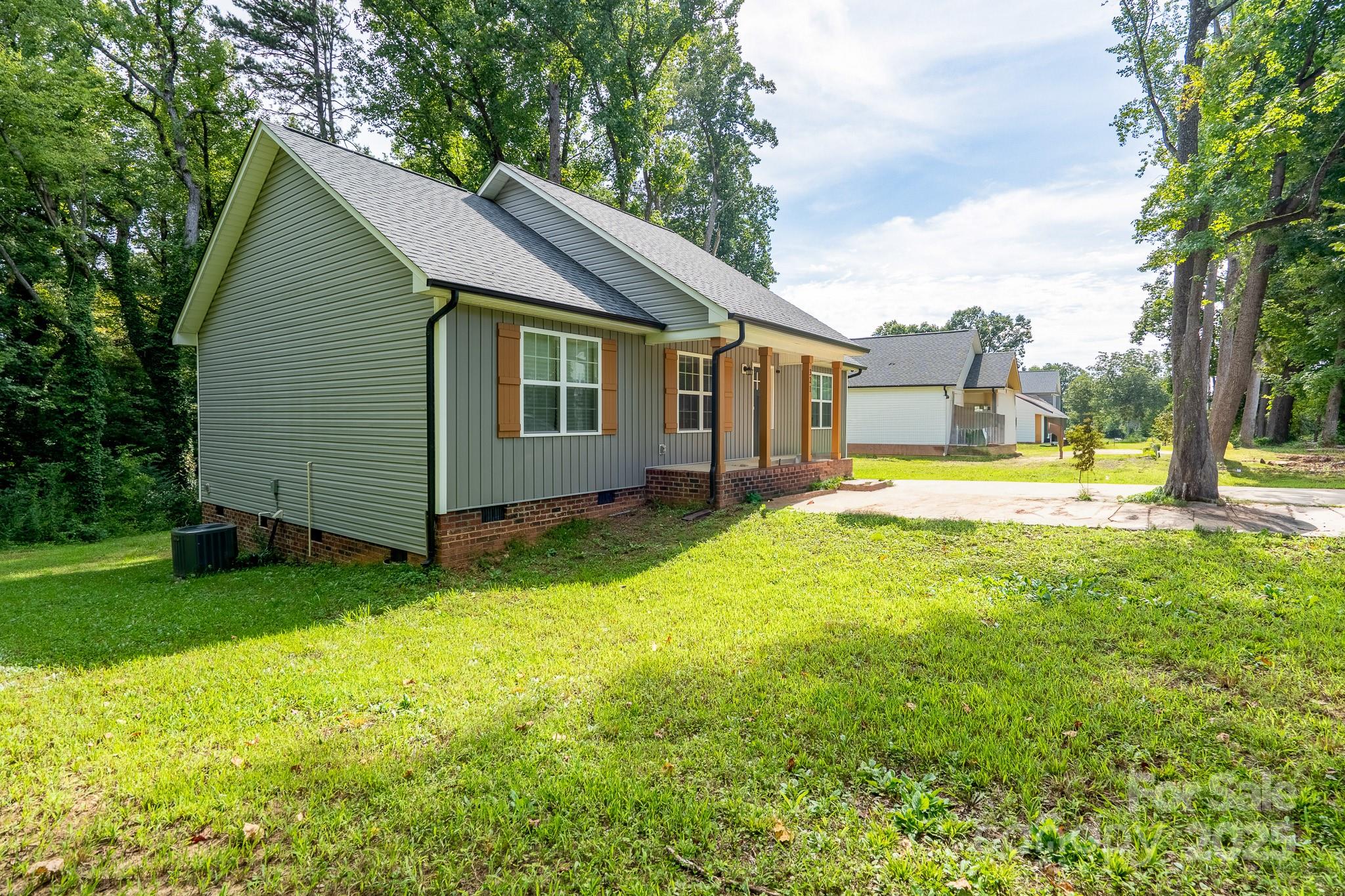 321 E Torbush Drive Property Photo 28