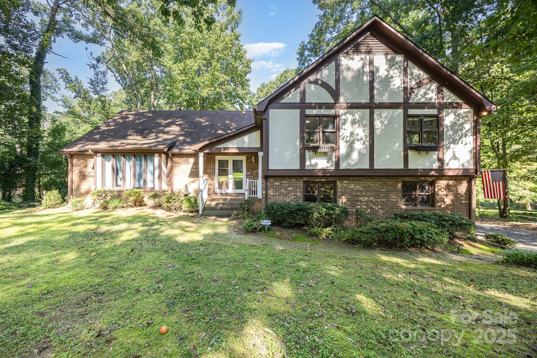 330 Camelot Drive Property Photo 1