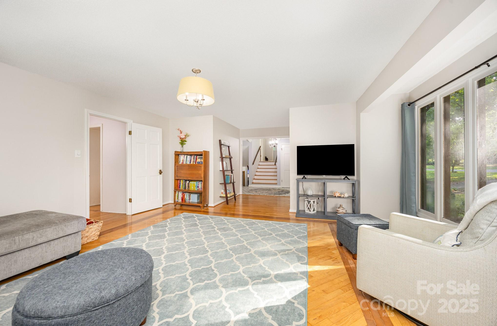 330 Camelot Drive Property Photo 8