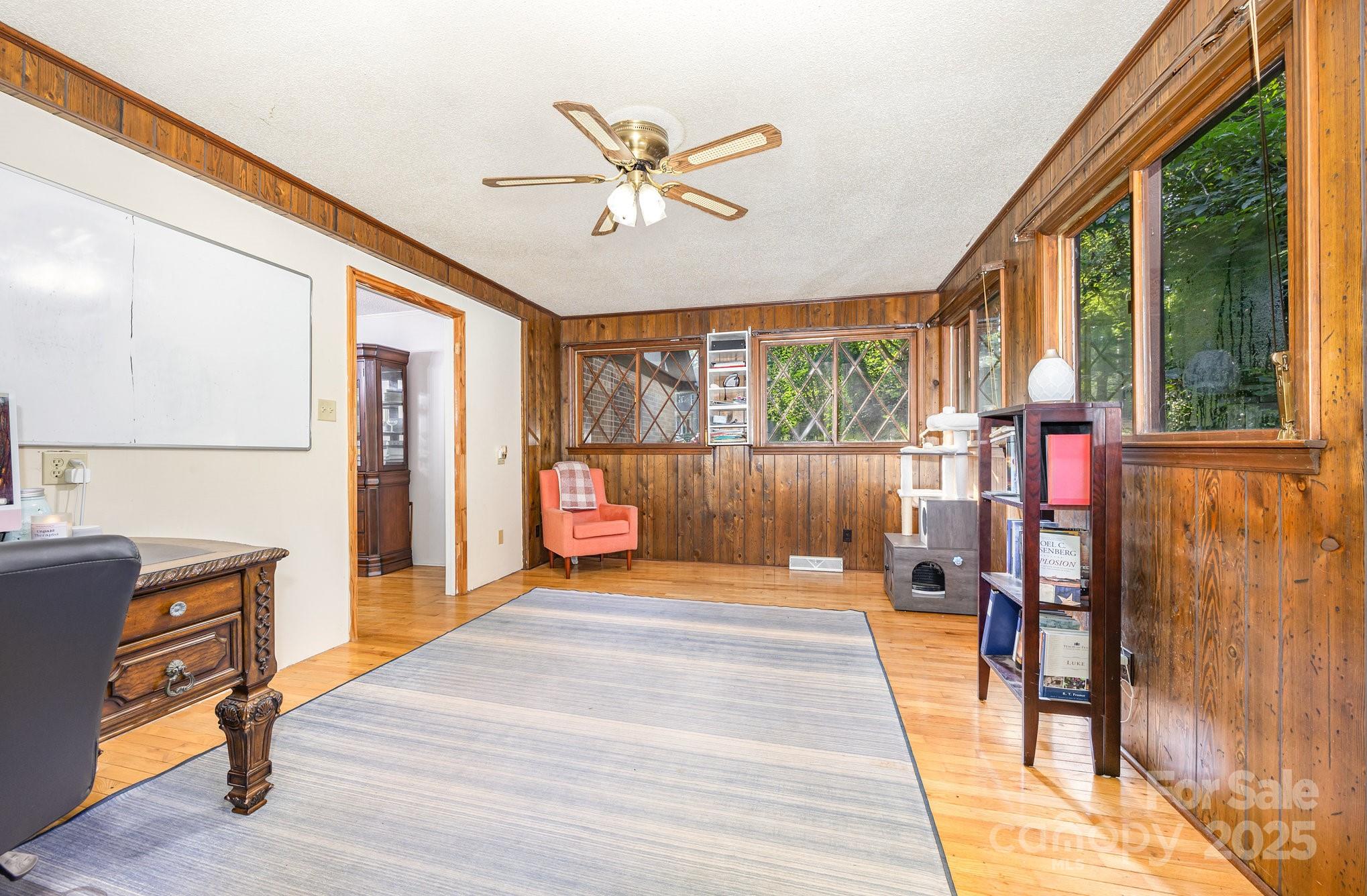 330 Camelot Drive Property Photo 10