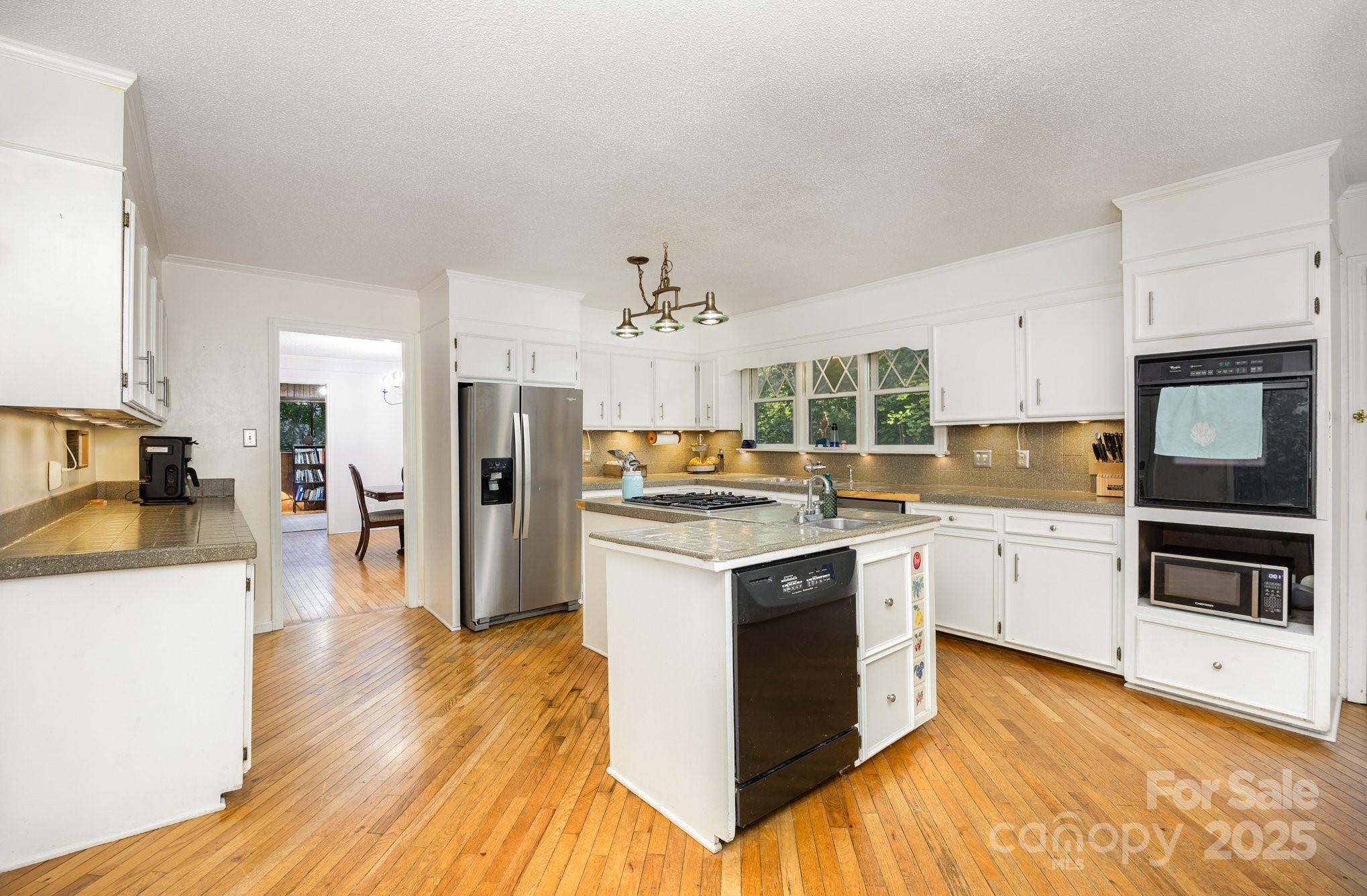 330 Camelot Drive Property Photo 13