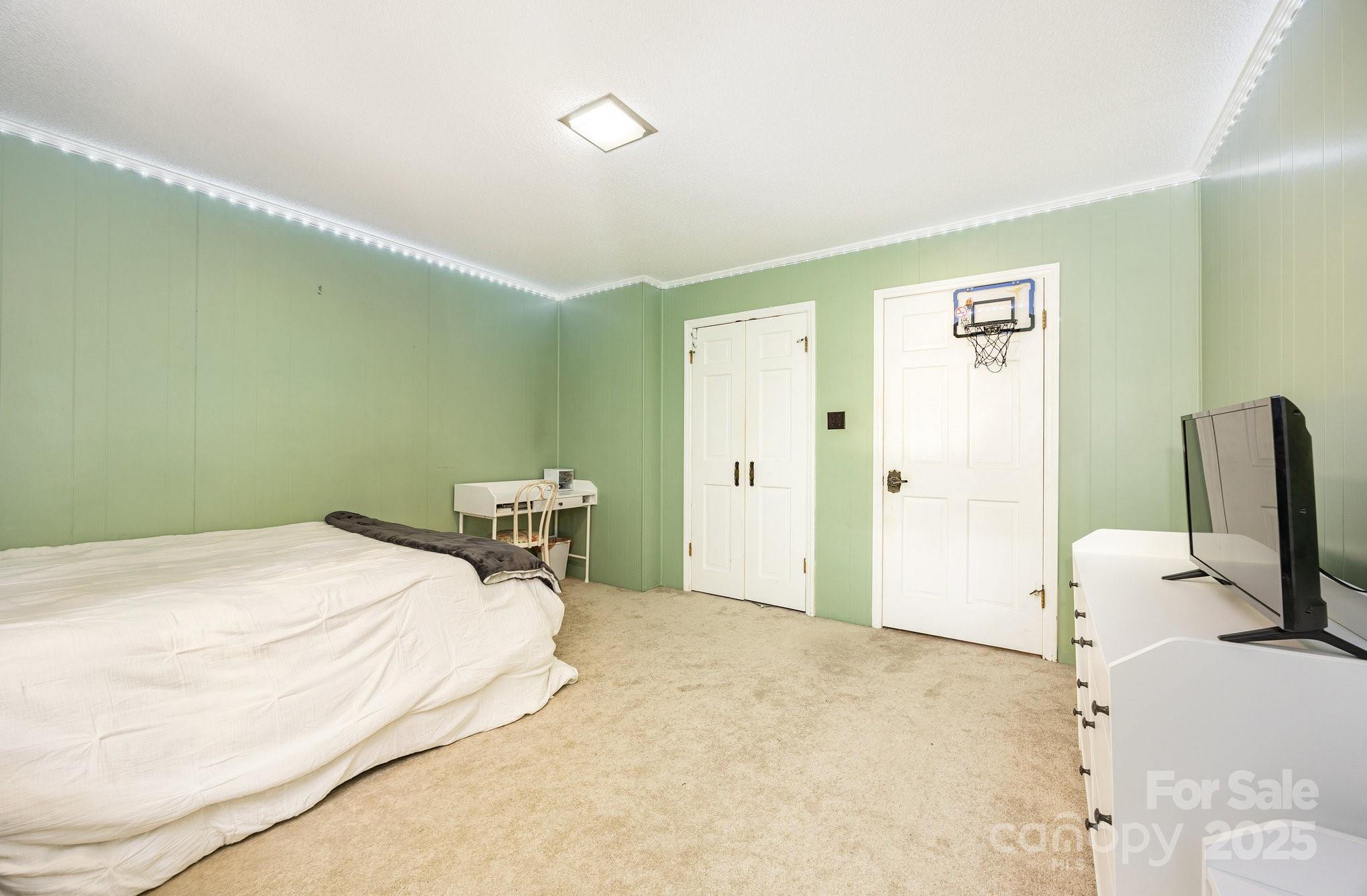 330 Camelot Drive Property Photo 30