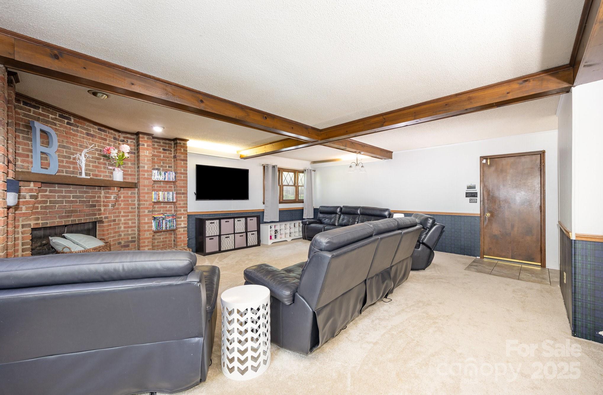 330 Camelot Drive Property Photo 33