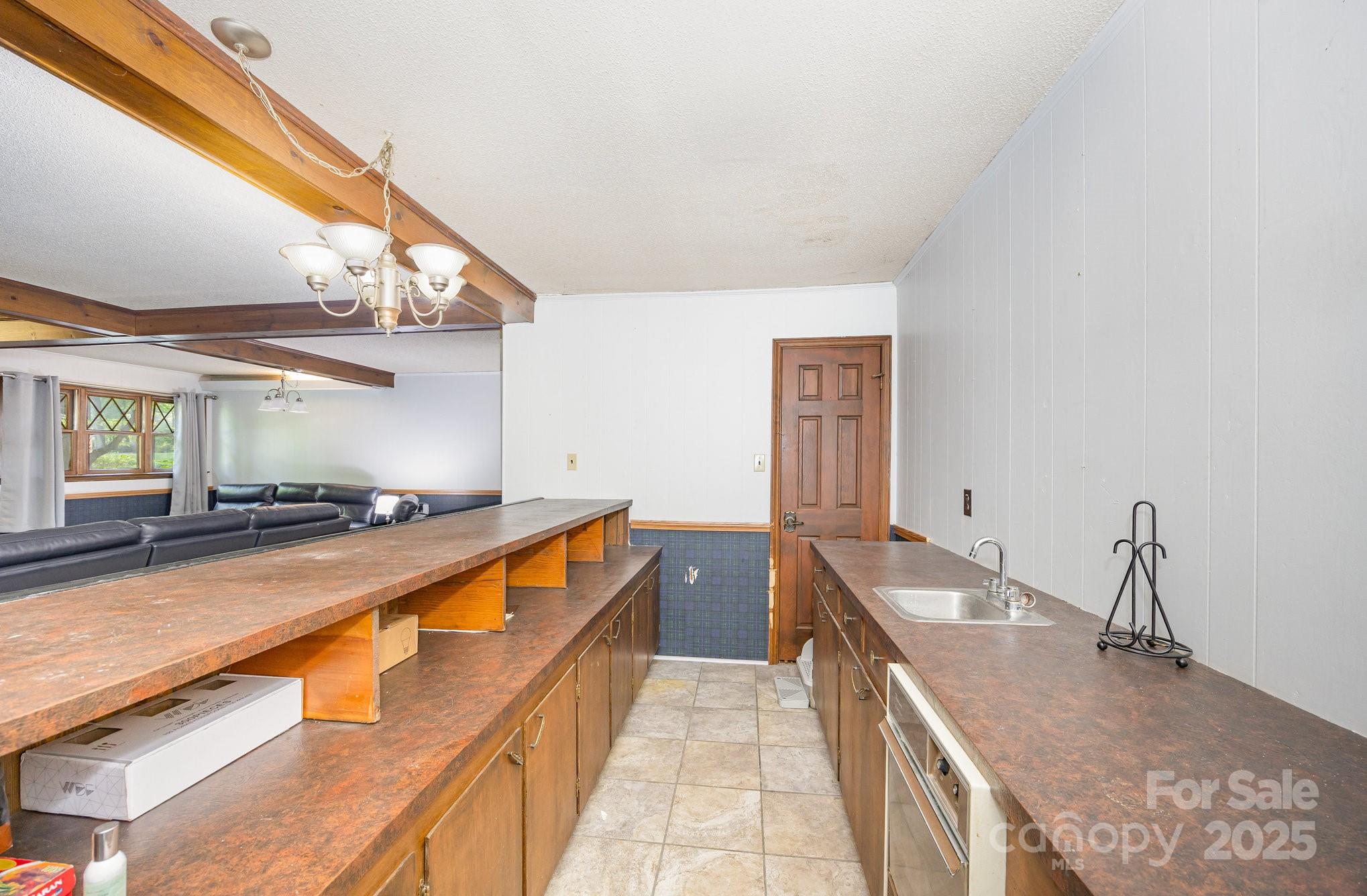 330 Camelot Drive Property Photo 36