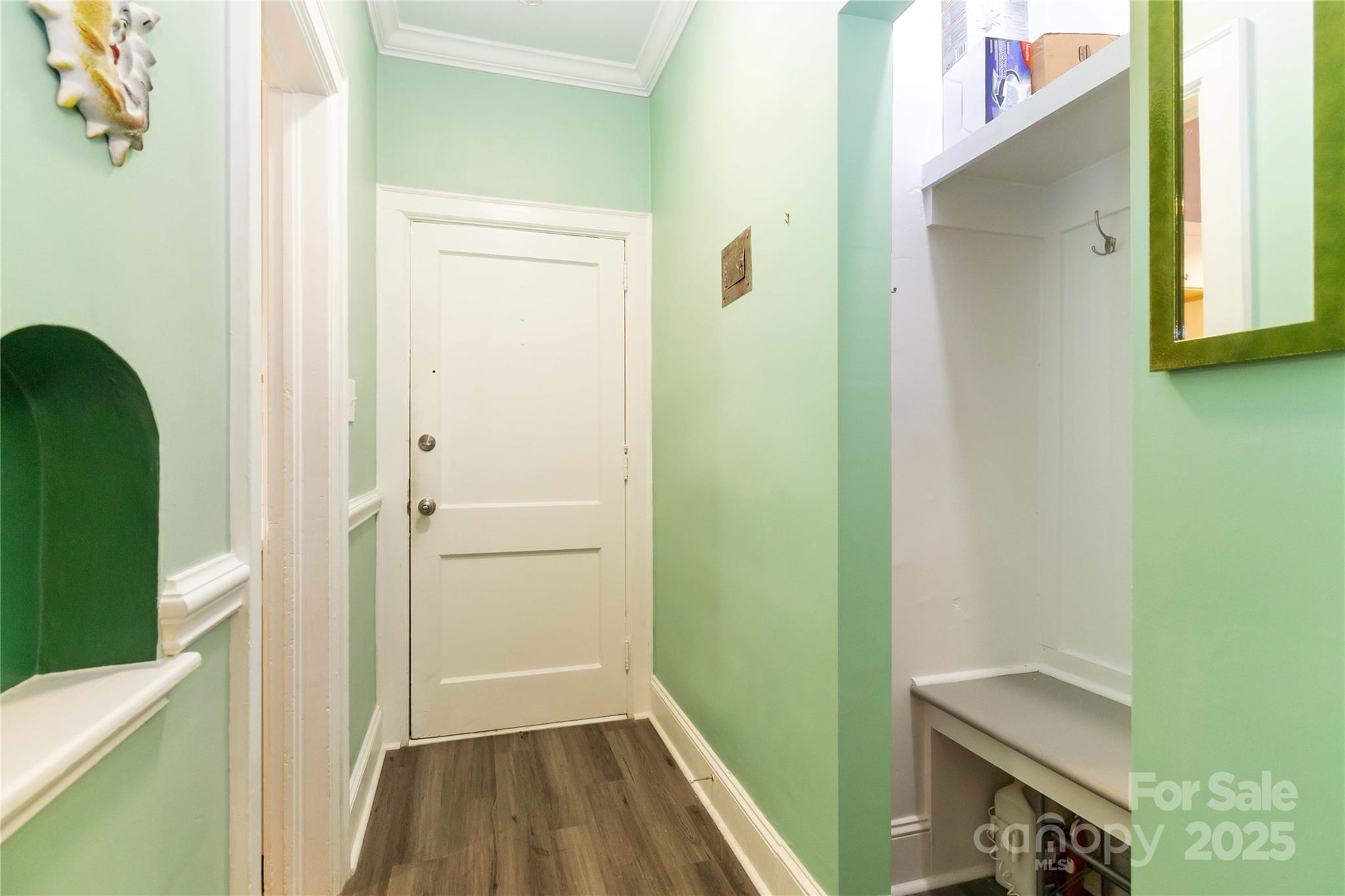 811 E Morehead Street 6 Property Photo 4