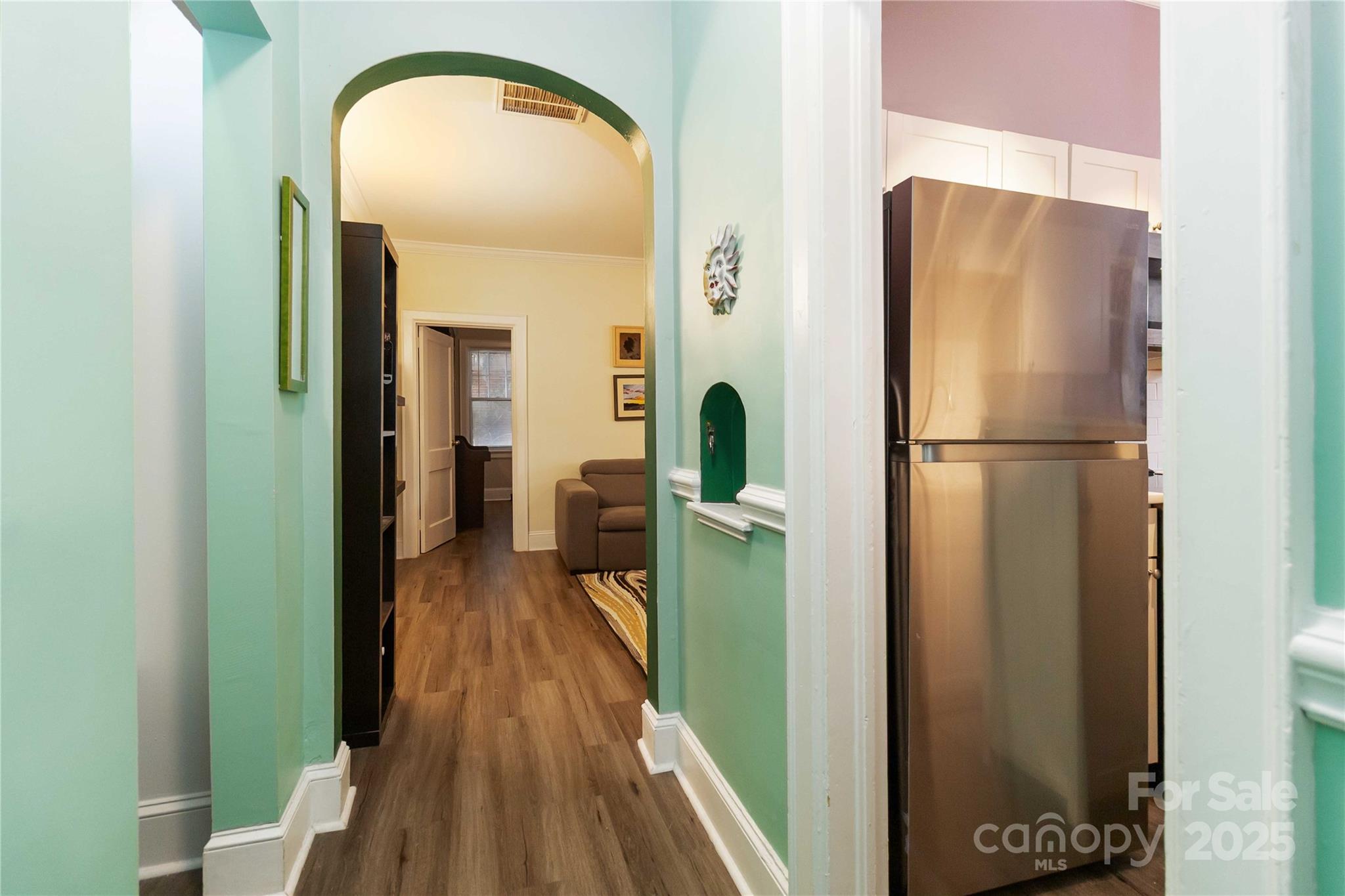 811 E Morehead Street 6 Property Photo 6