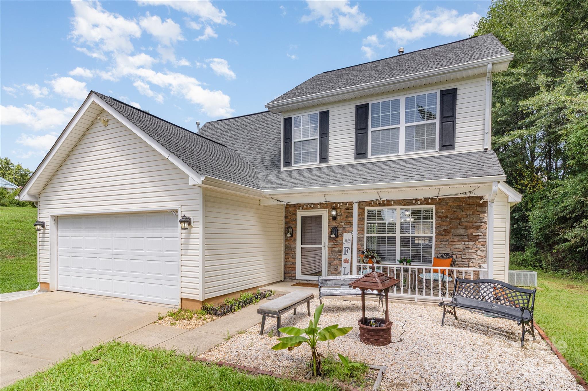 2600 Stagbuck Drive Property Photo 2