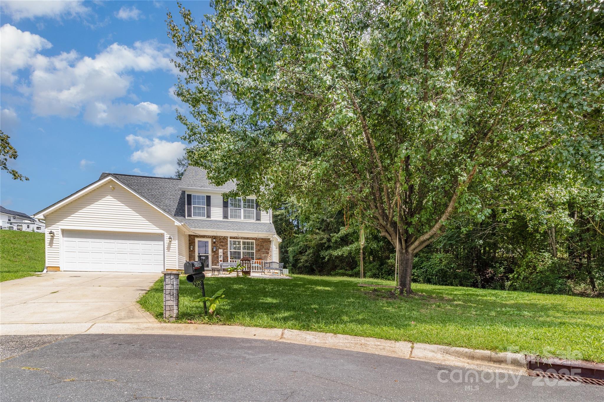 2600 Stagbuck Drive Property Photo 4