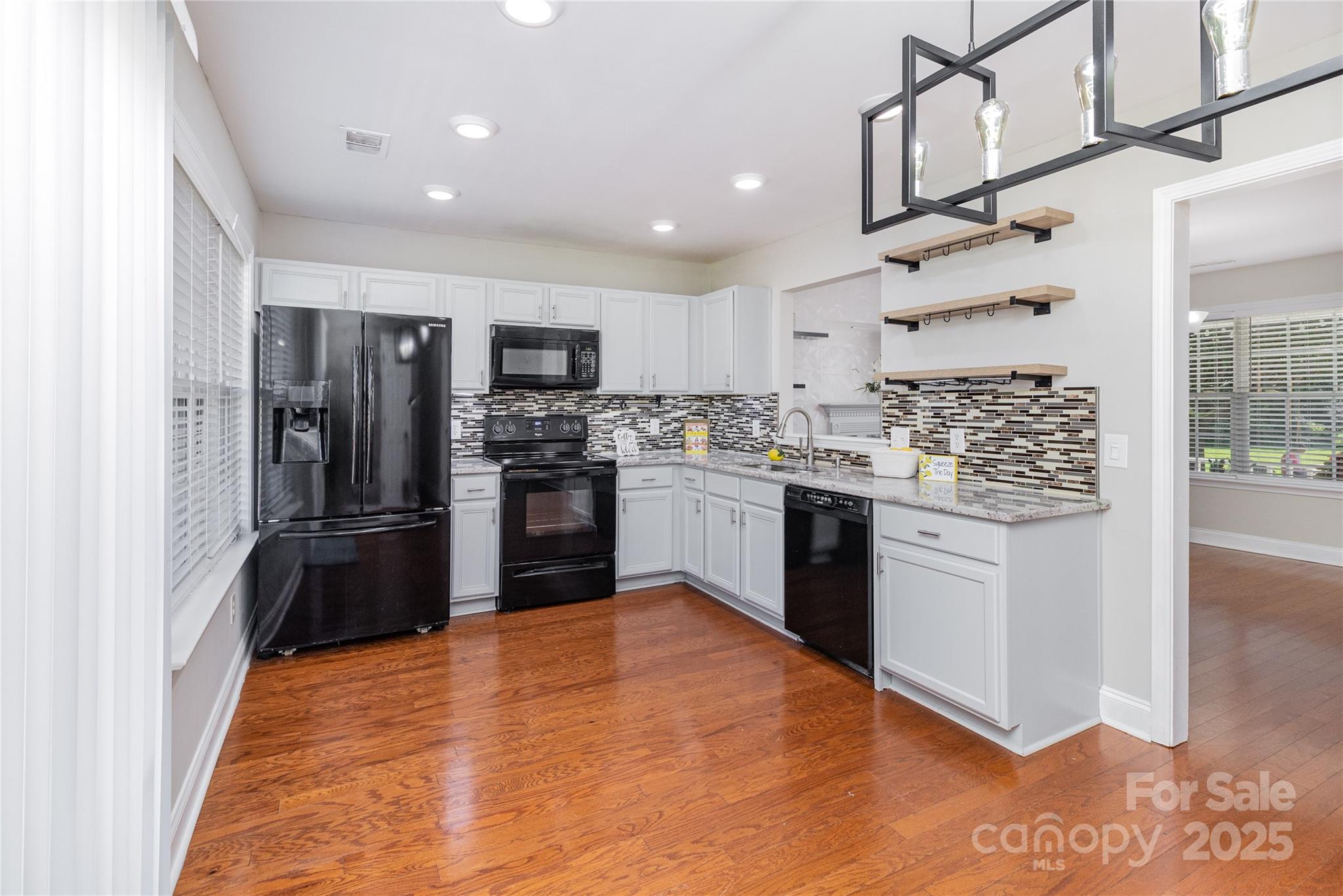 2600 Stagbuck Drive Property Photo 12