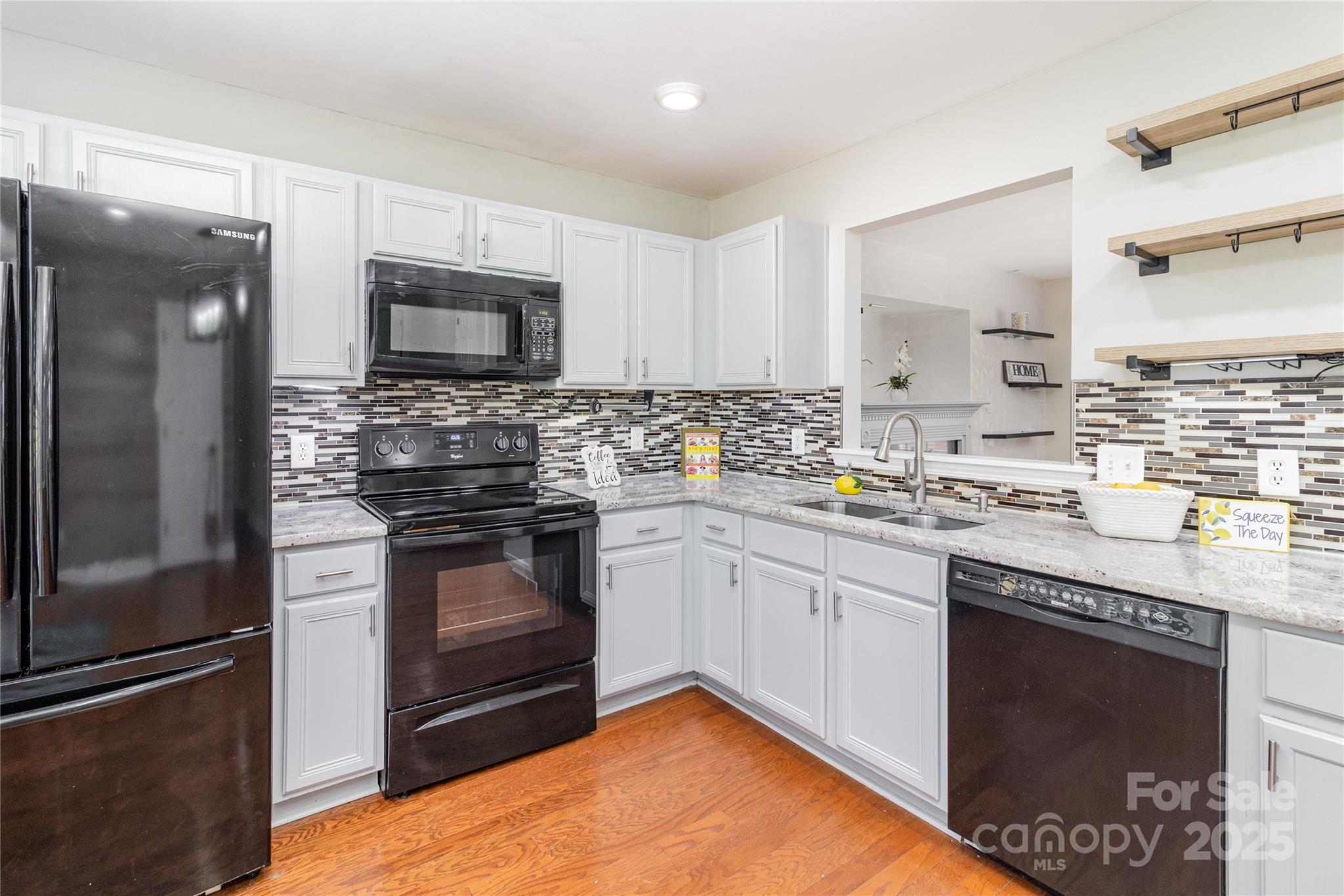 2600 Stagbuck Drive Property Photo 13