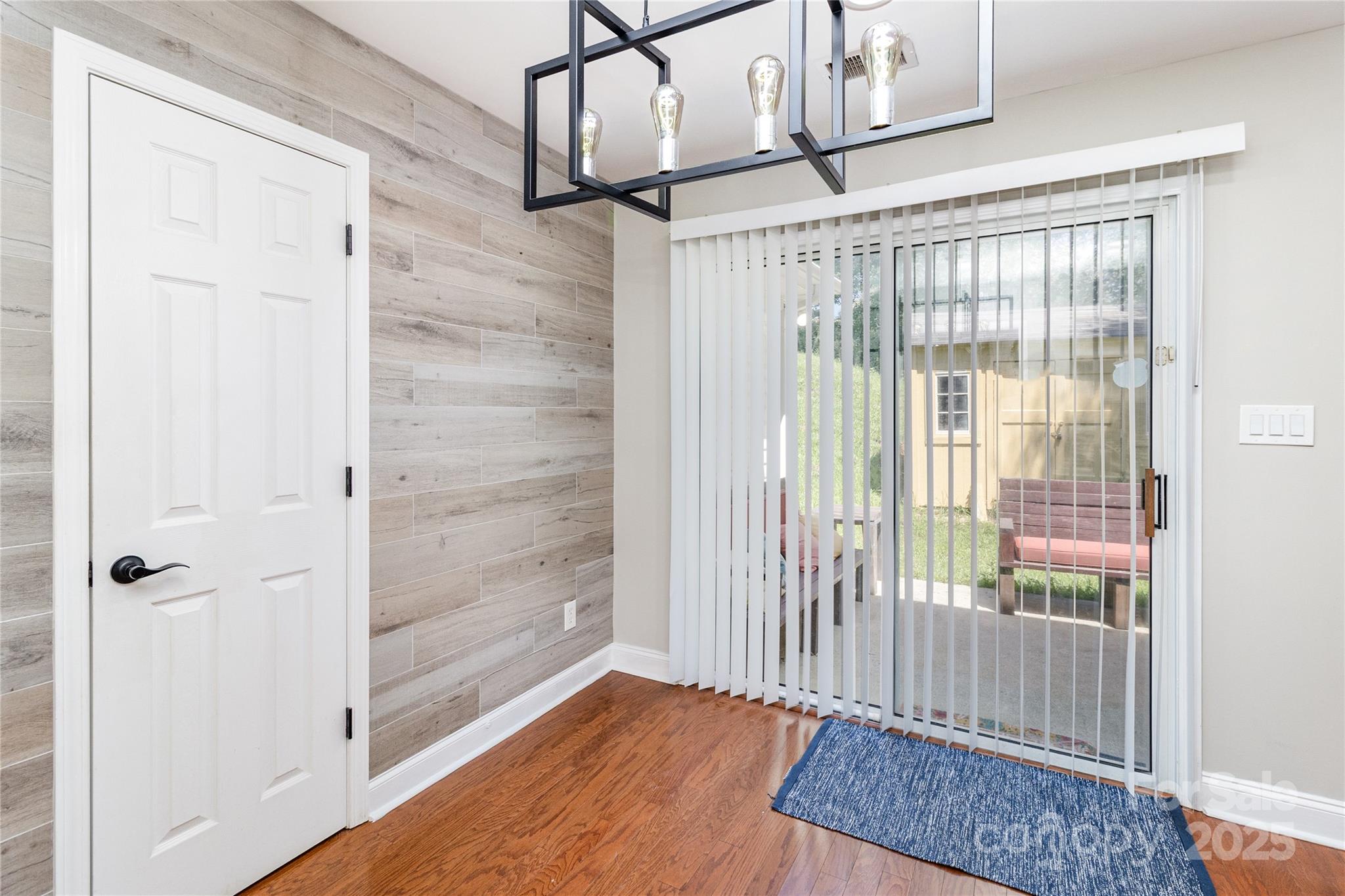 2600 Stagbuck Drive Property Photo 14