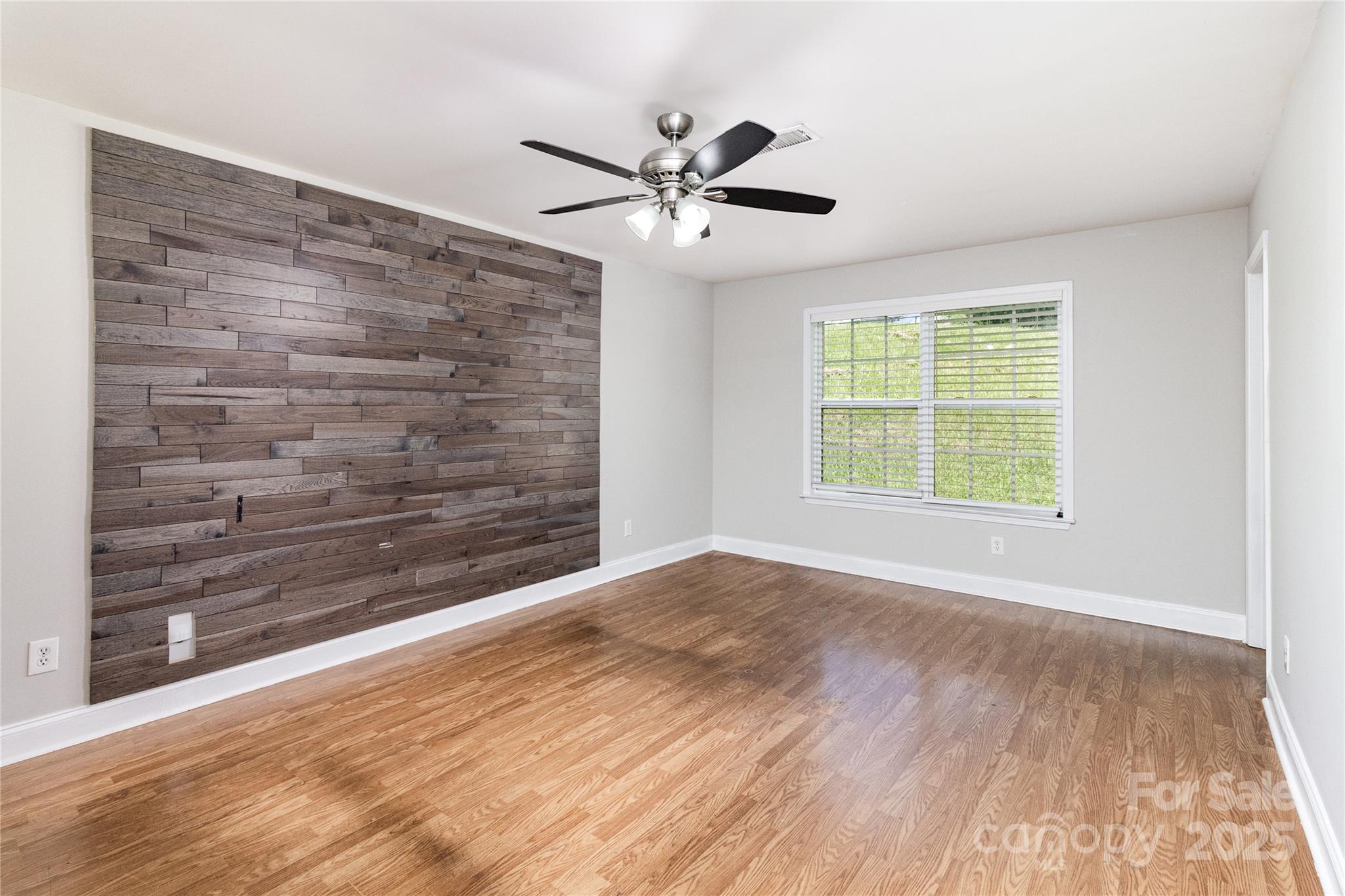 2600 Stagbuck Drive Property Photo 15