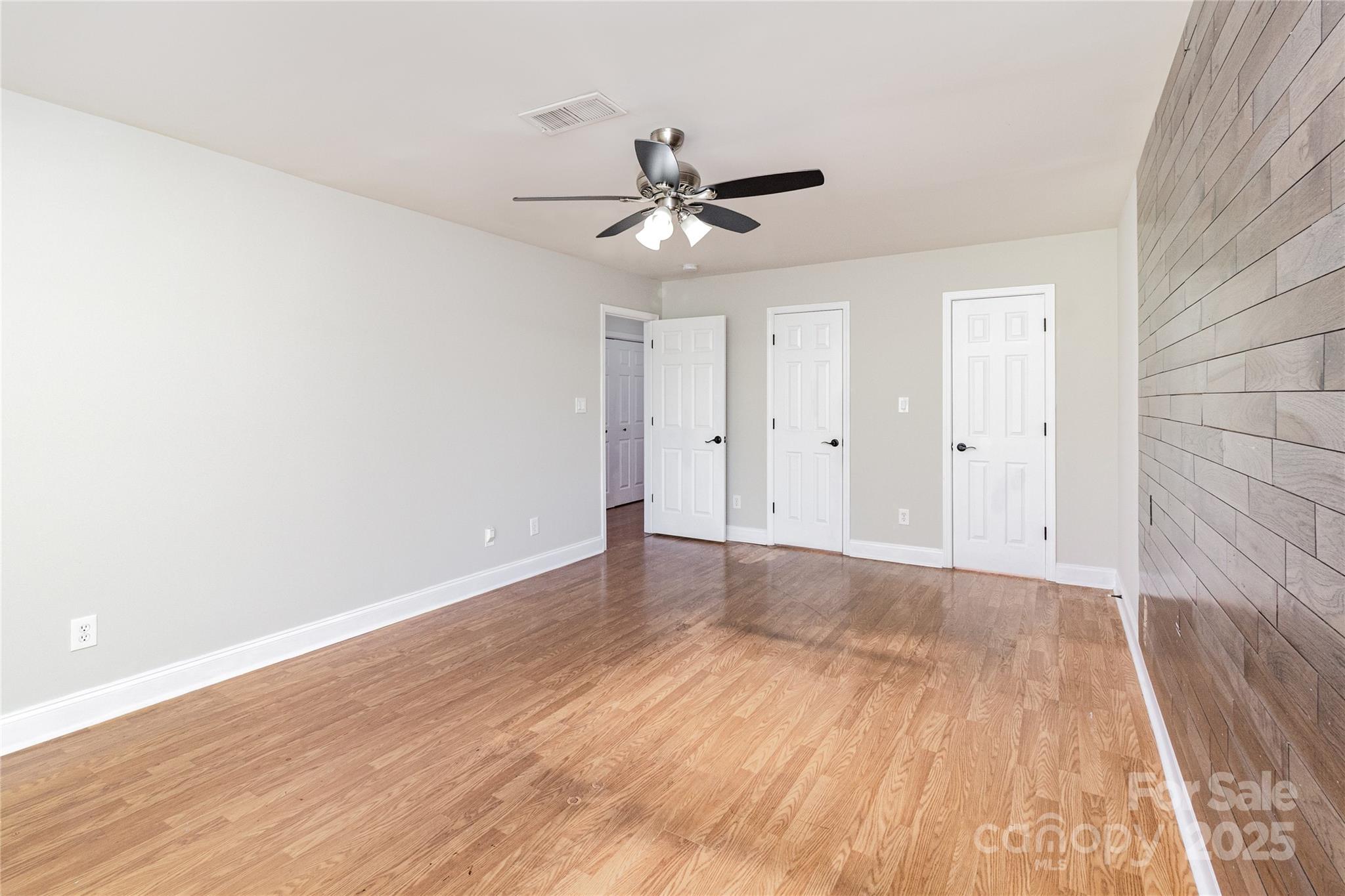 2600 Stagbuck Drive Property Photo 16